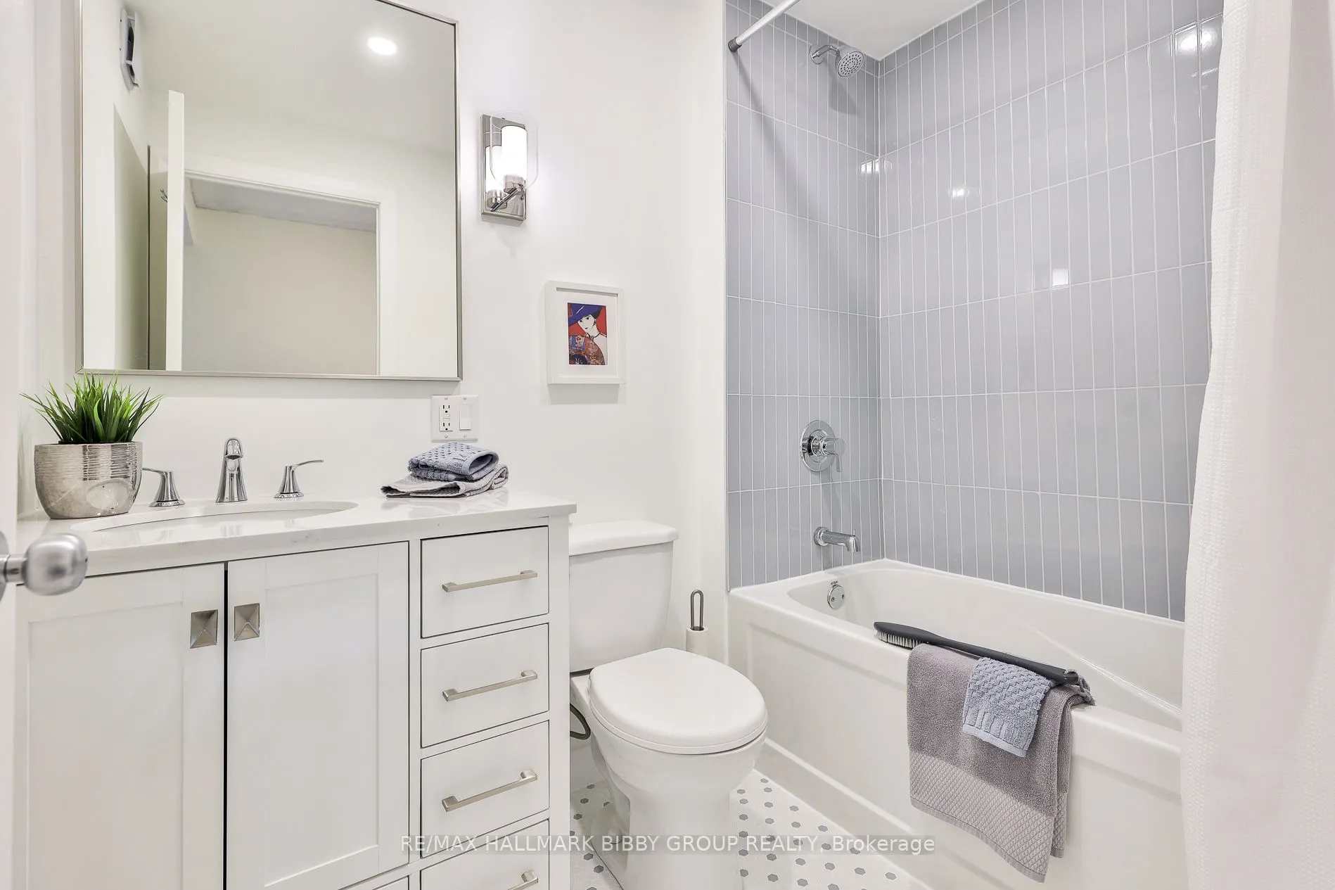 954 King Street W, #330