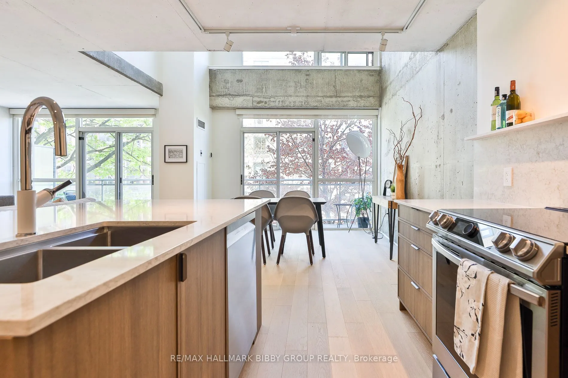 954 King Street W, #330