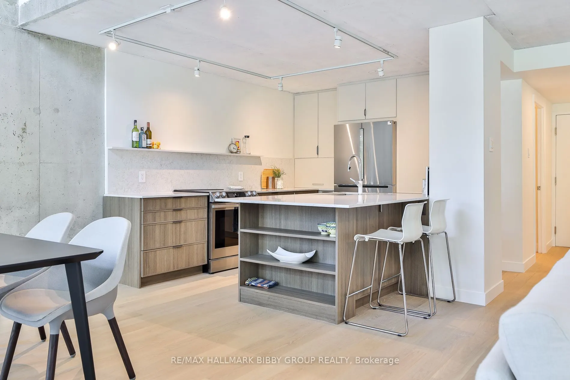 954 King Street W, #330