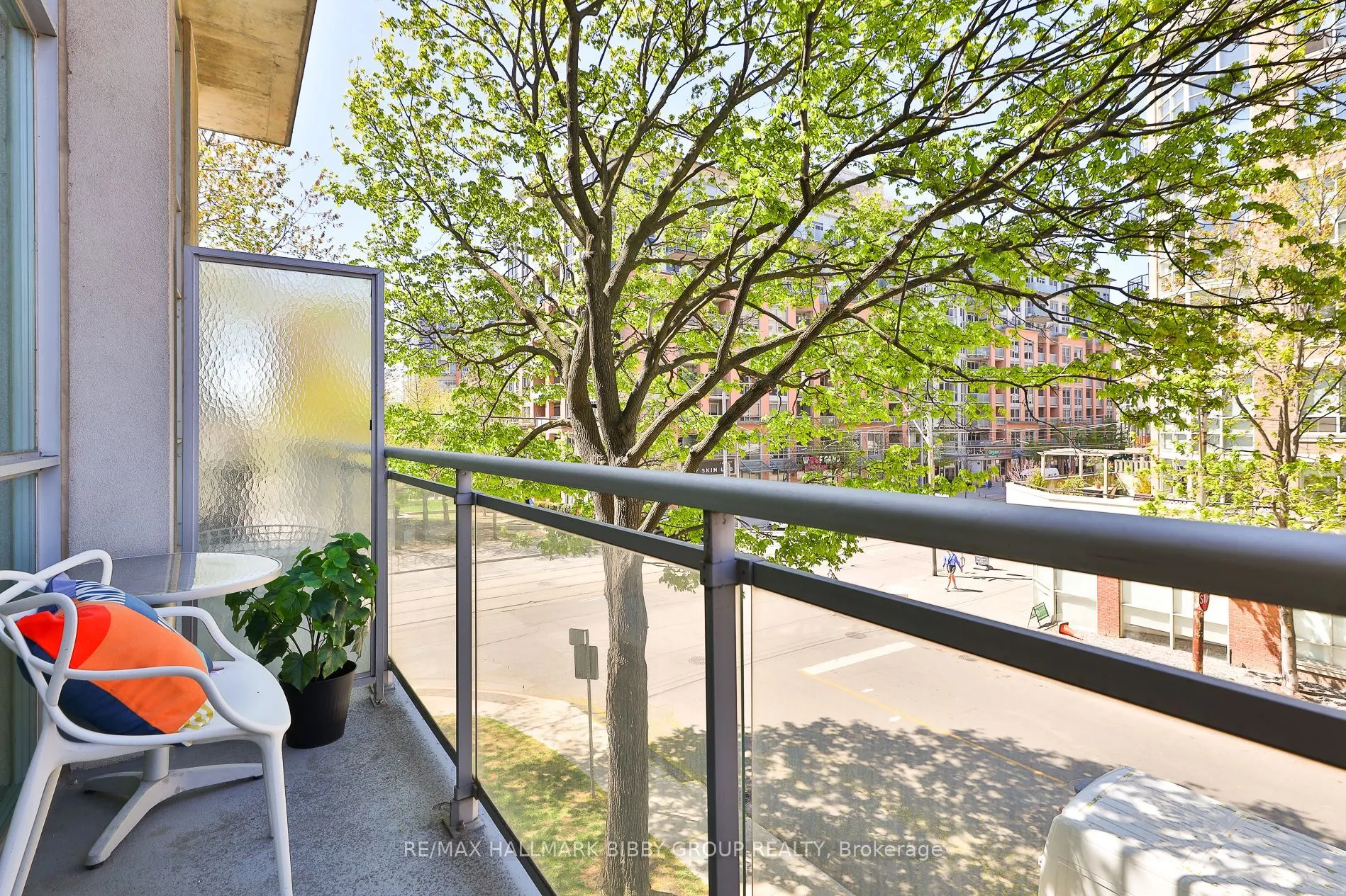 954 King Street W, #330