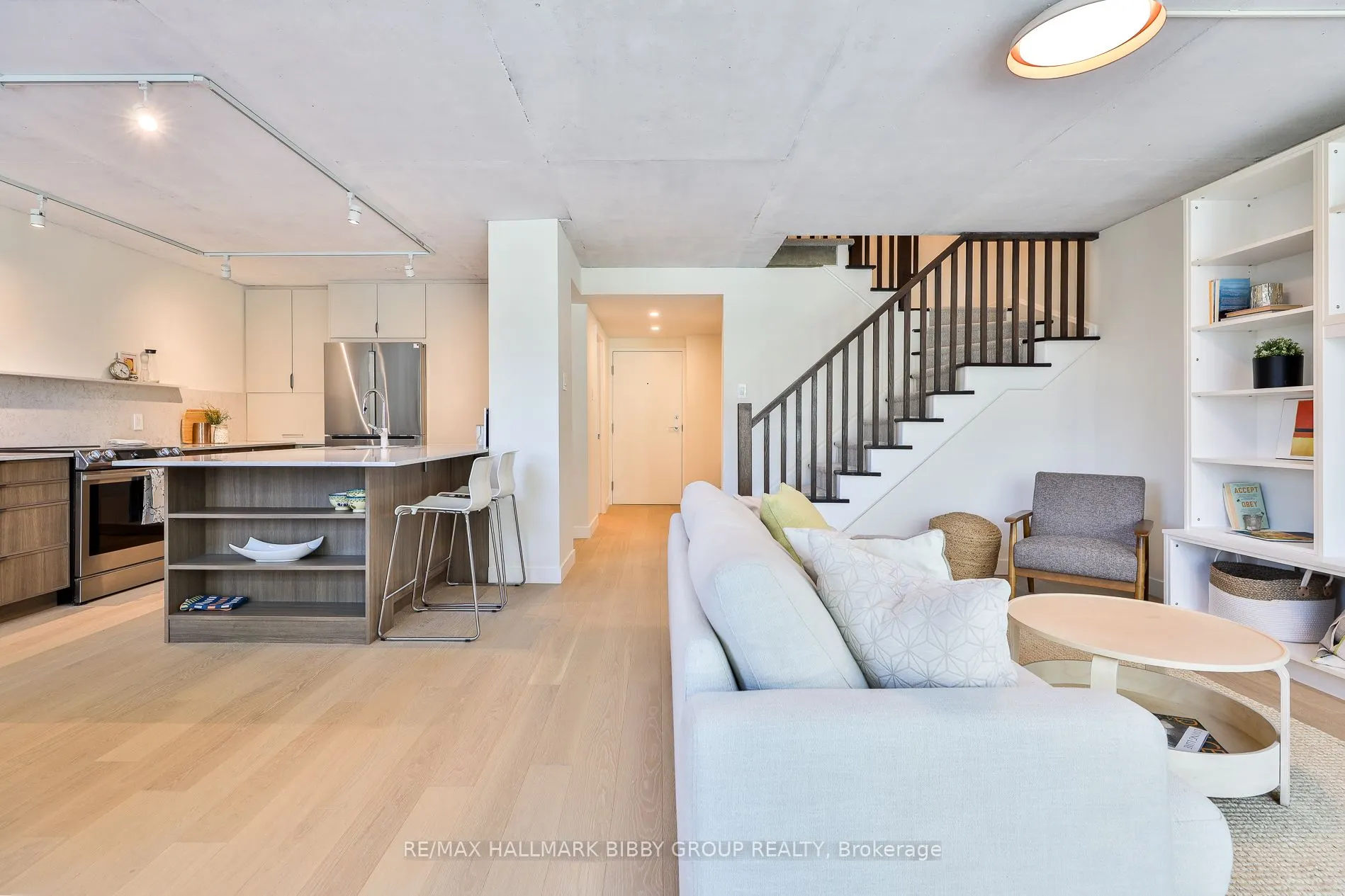 954 King Street W, #330