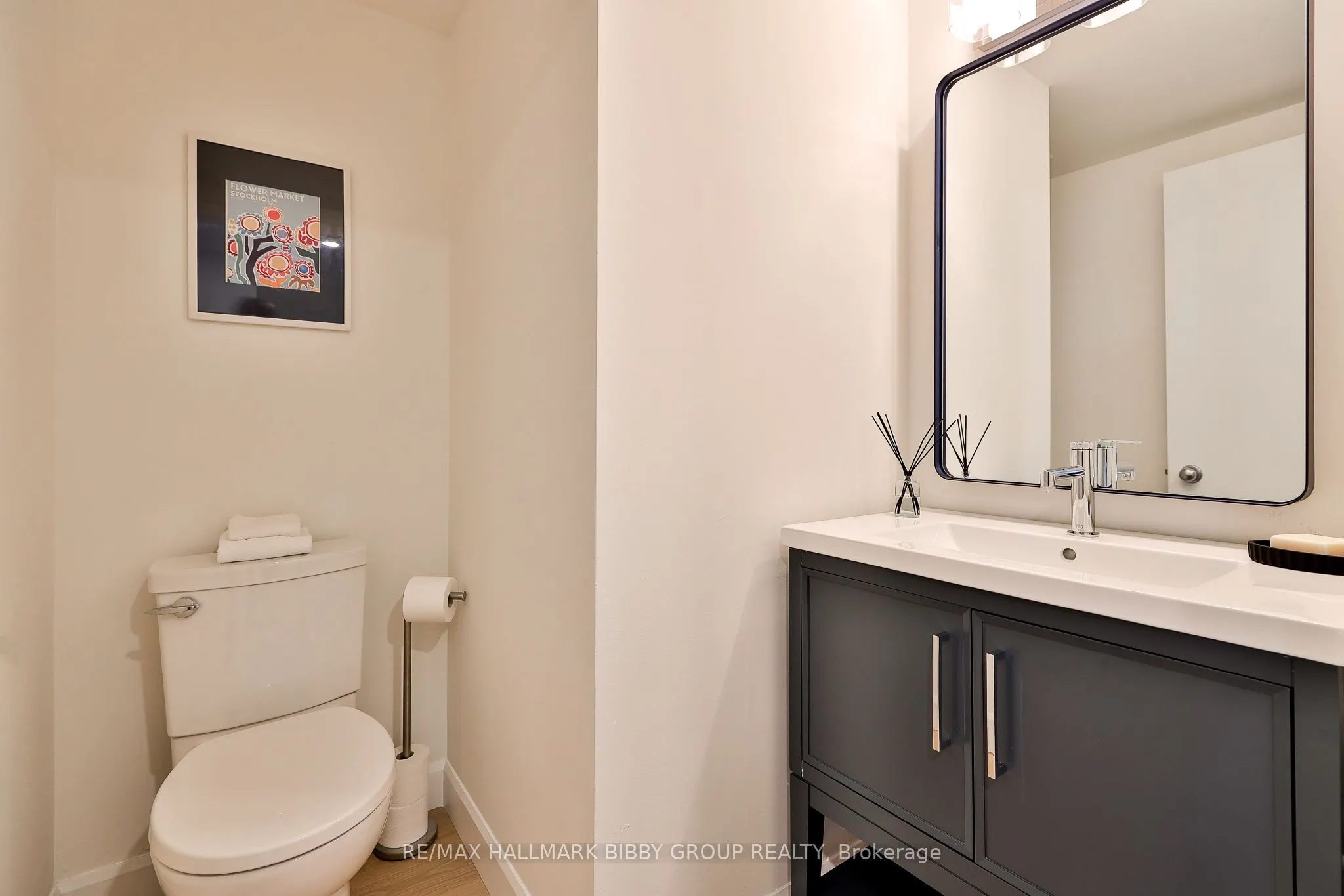 954 King Street W, #330