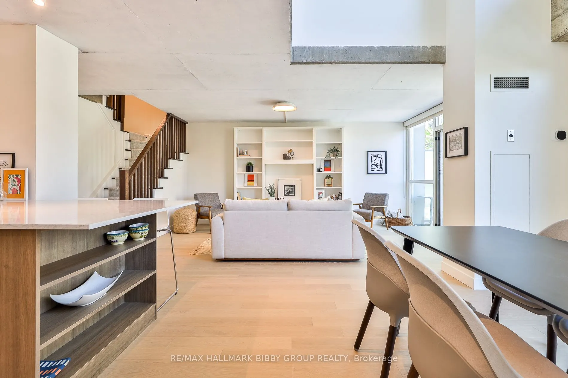 954 King Street W, #330