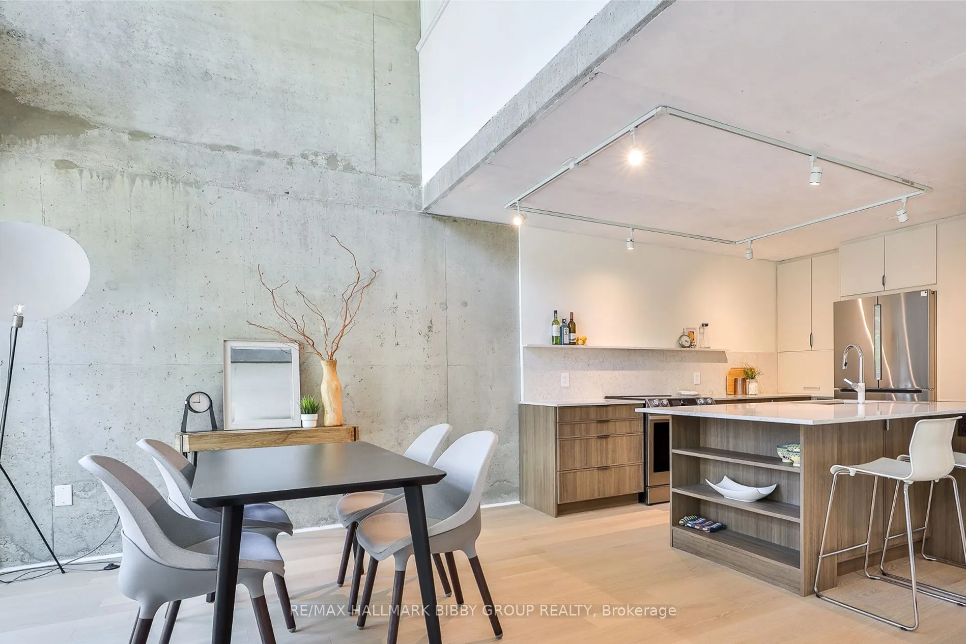 954 King Street W, #330