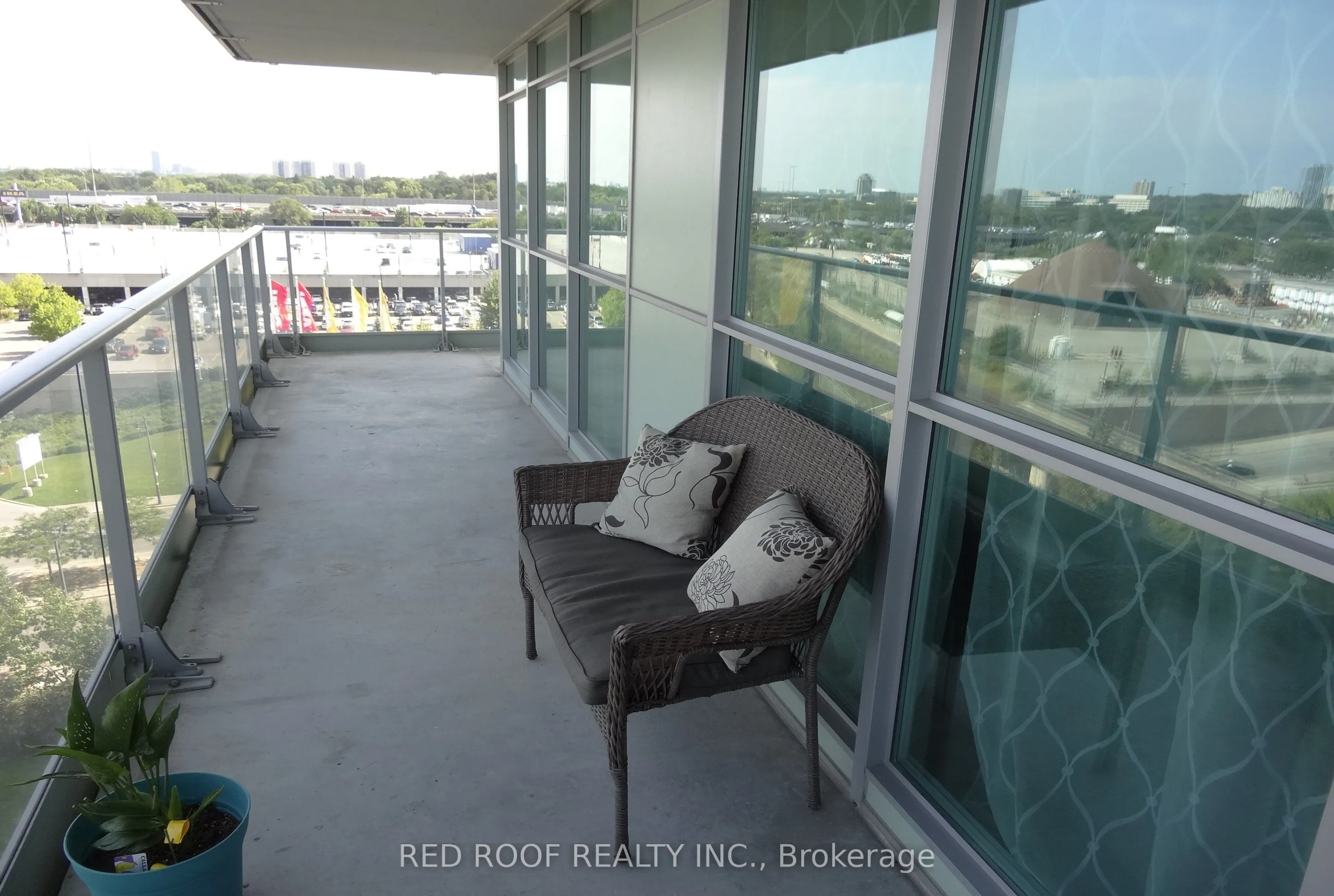 33 Singer Court, #711