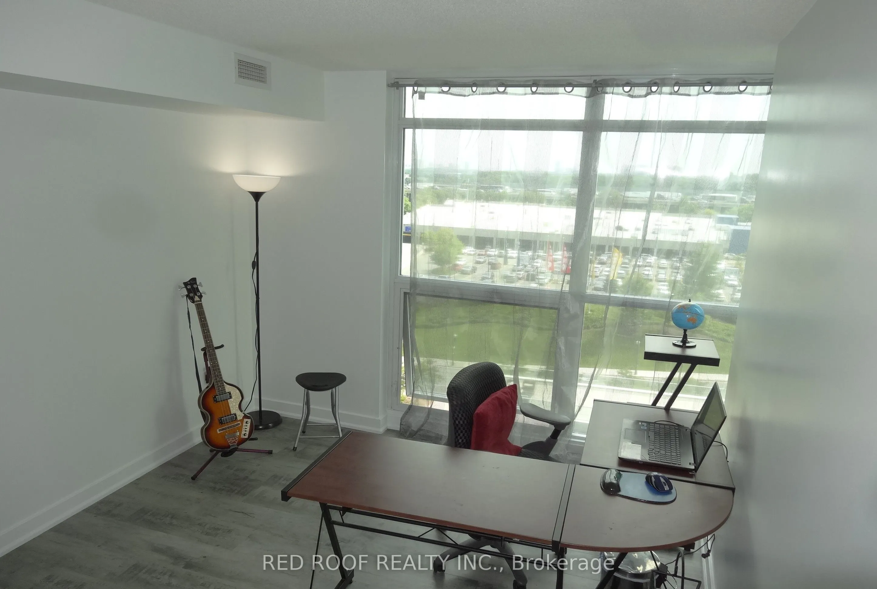 33 Singer Court, #711