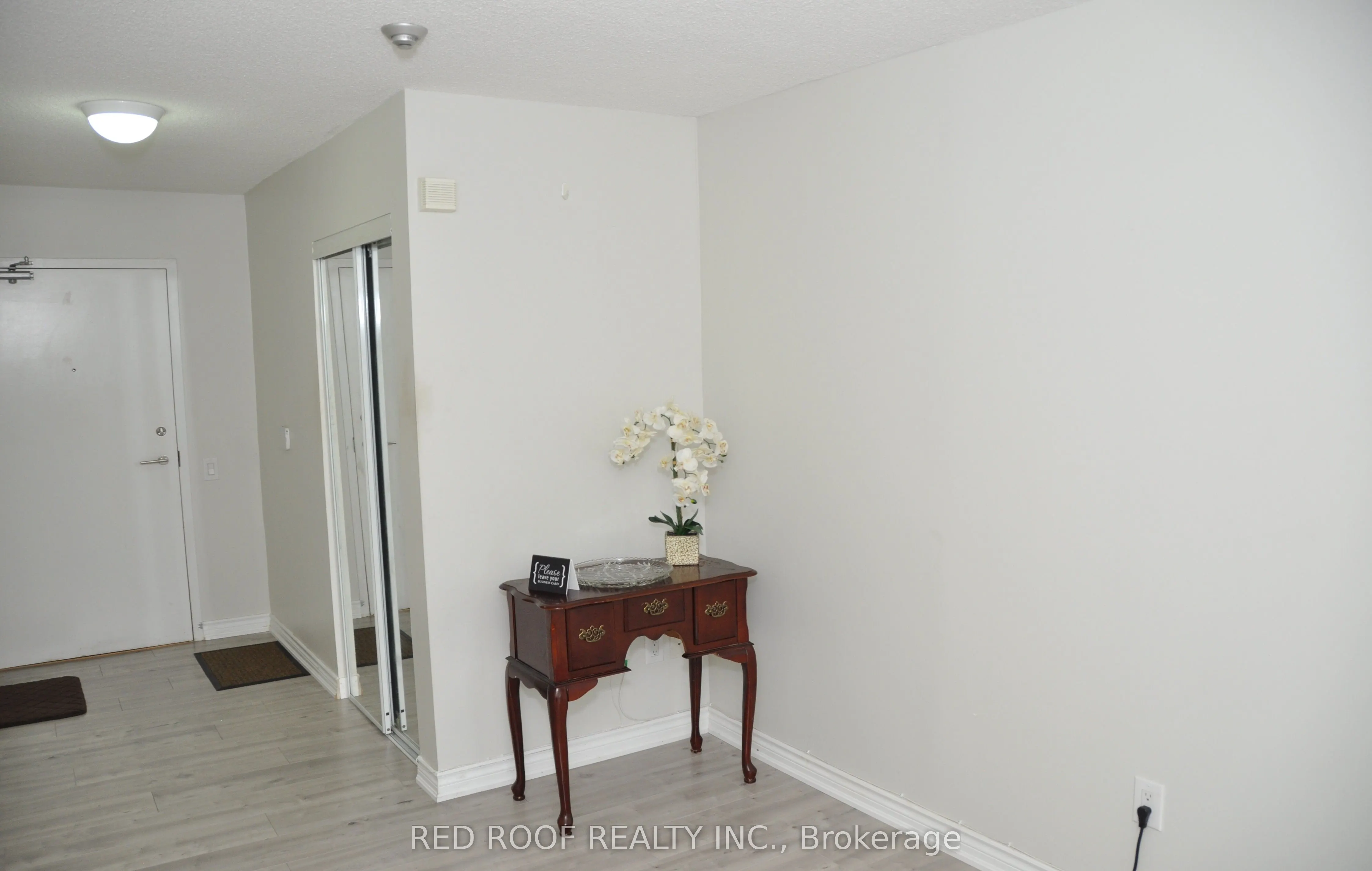 33 Singer Court, #711
