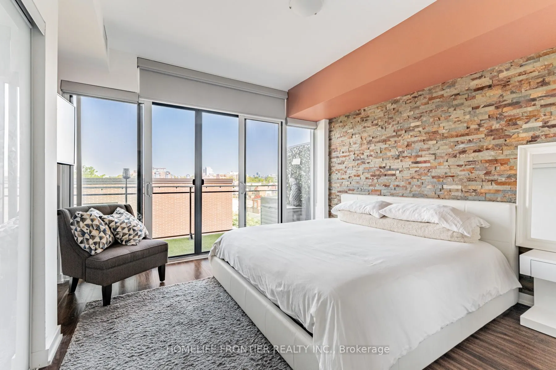 205 Manning Avenue, #415