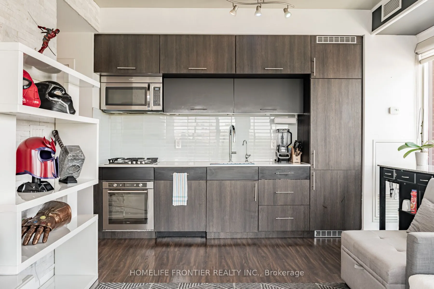 205 Manning Avenue, #415