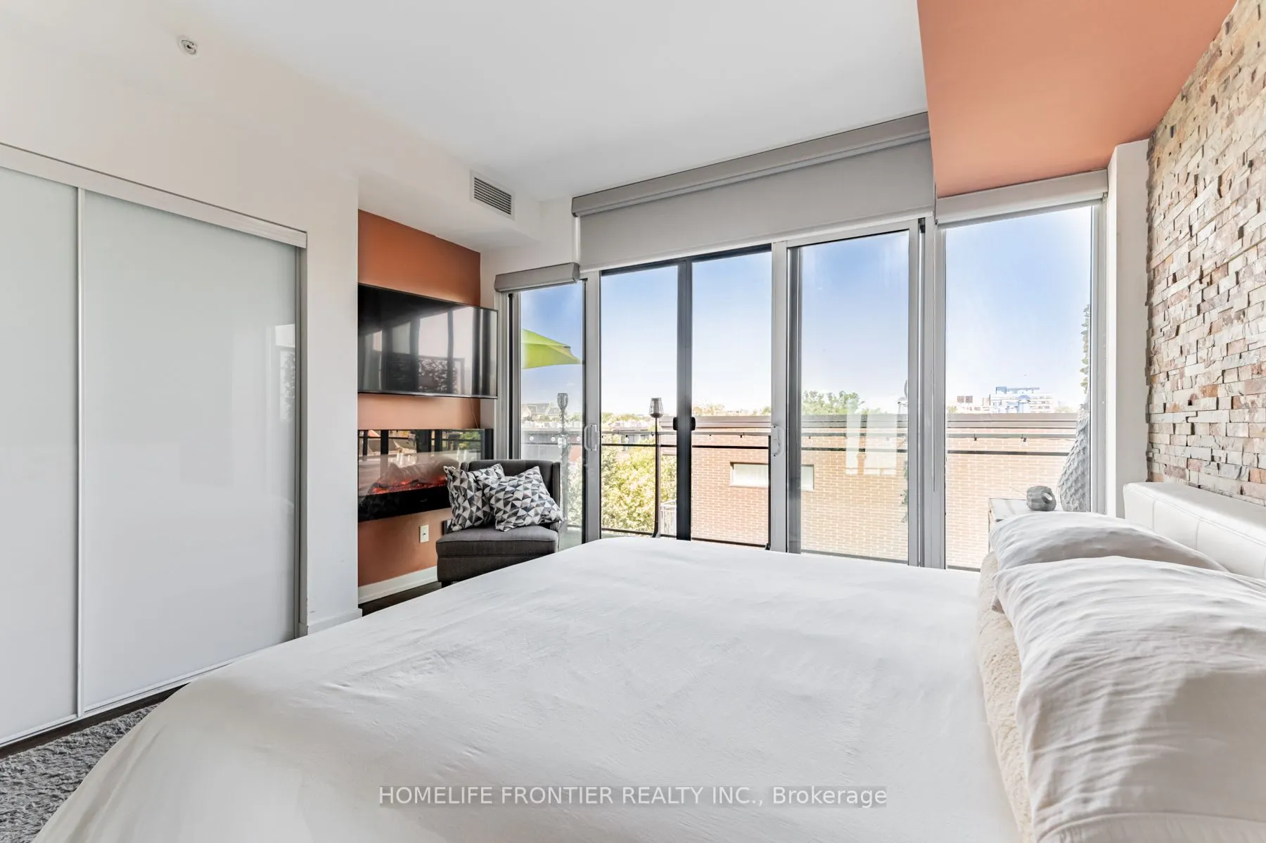 205 Manning Avenue, #415