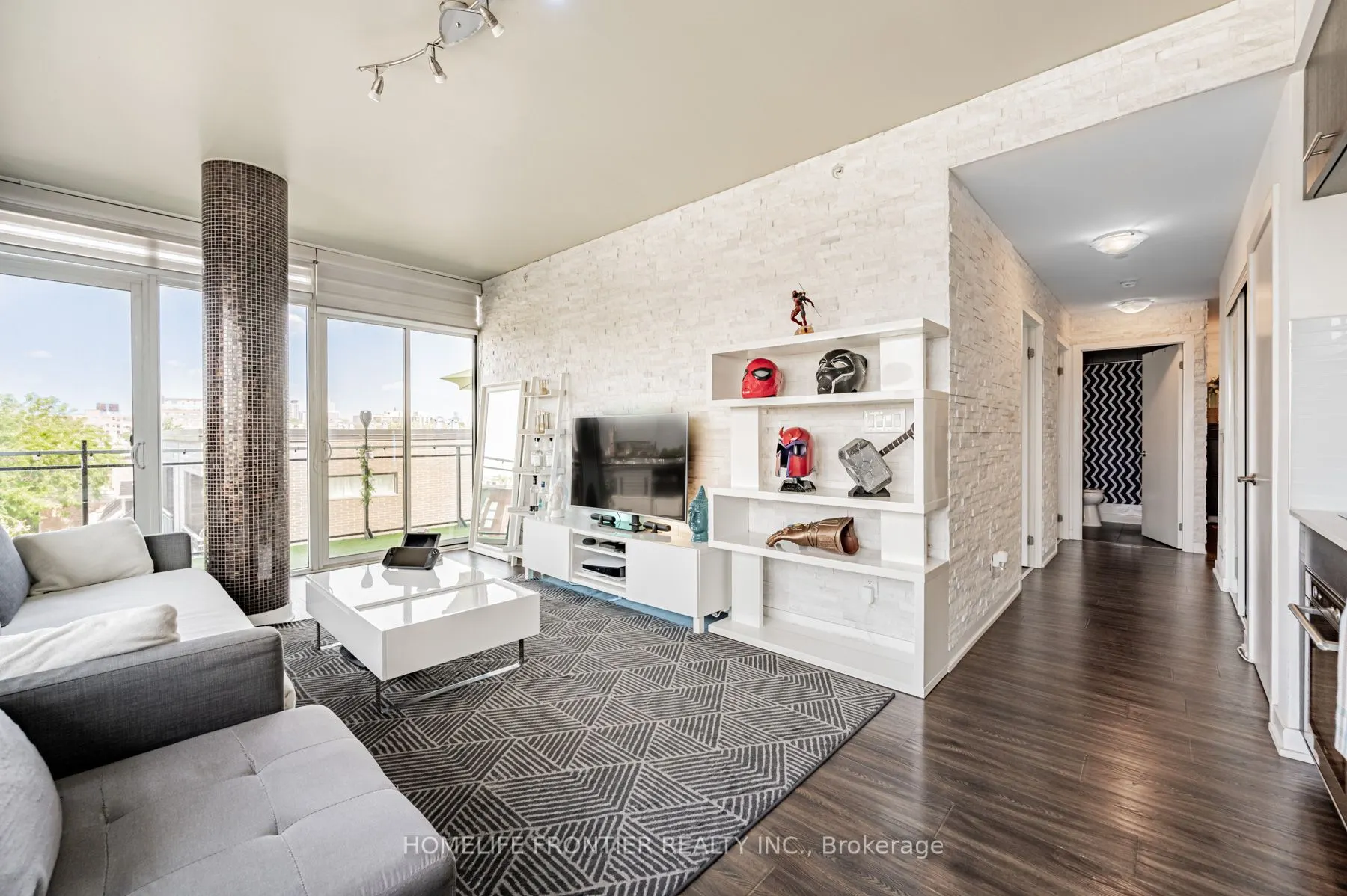 205 Manning Avenue, #415
