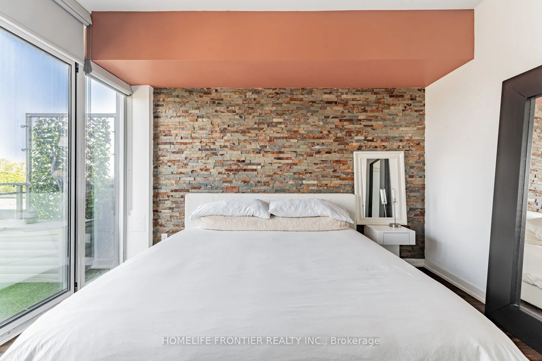 205 Manning Avenue, #415
