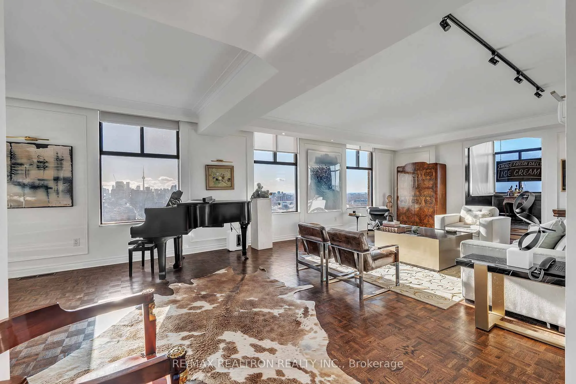 423 Avenue Road, #12