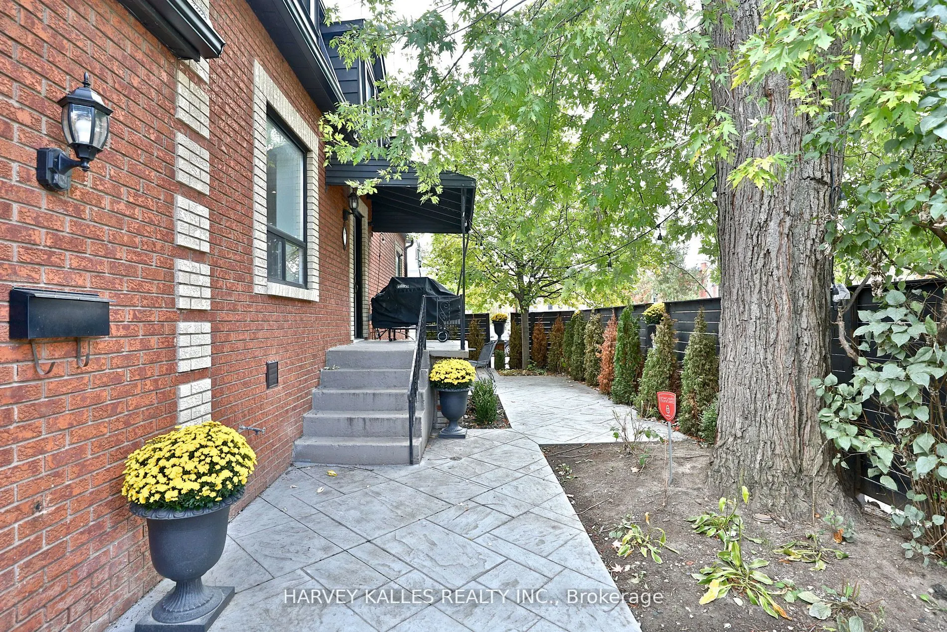 15 Markham Street