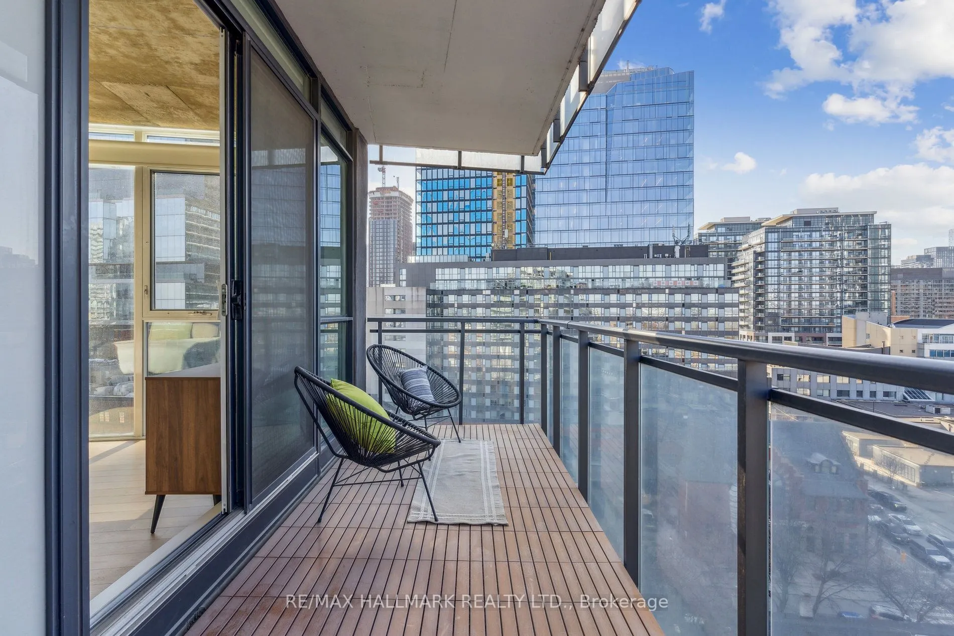 318 King Street E, #1014