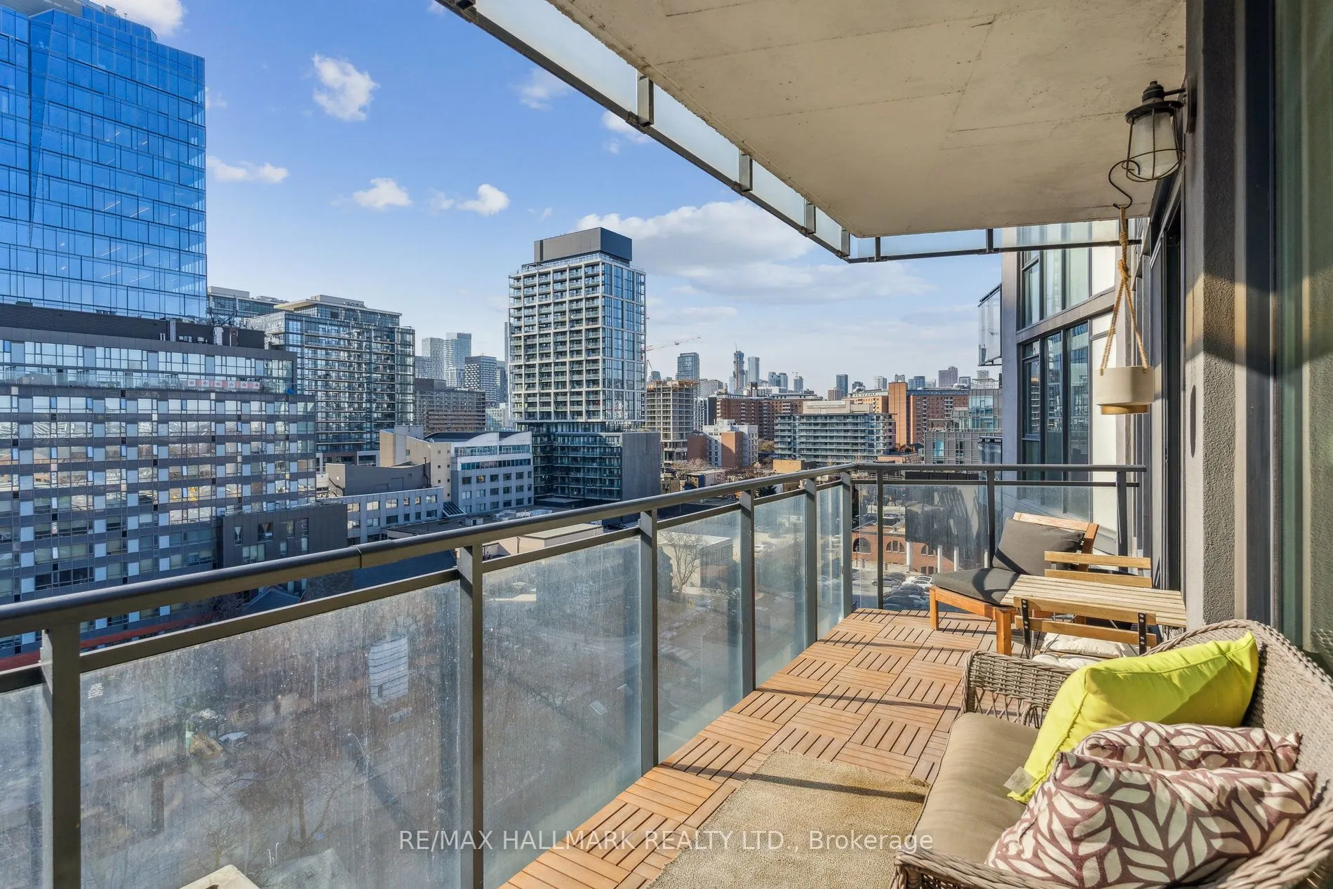 318 King Street E, #1014