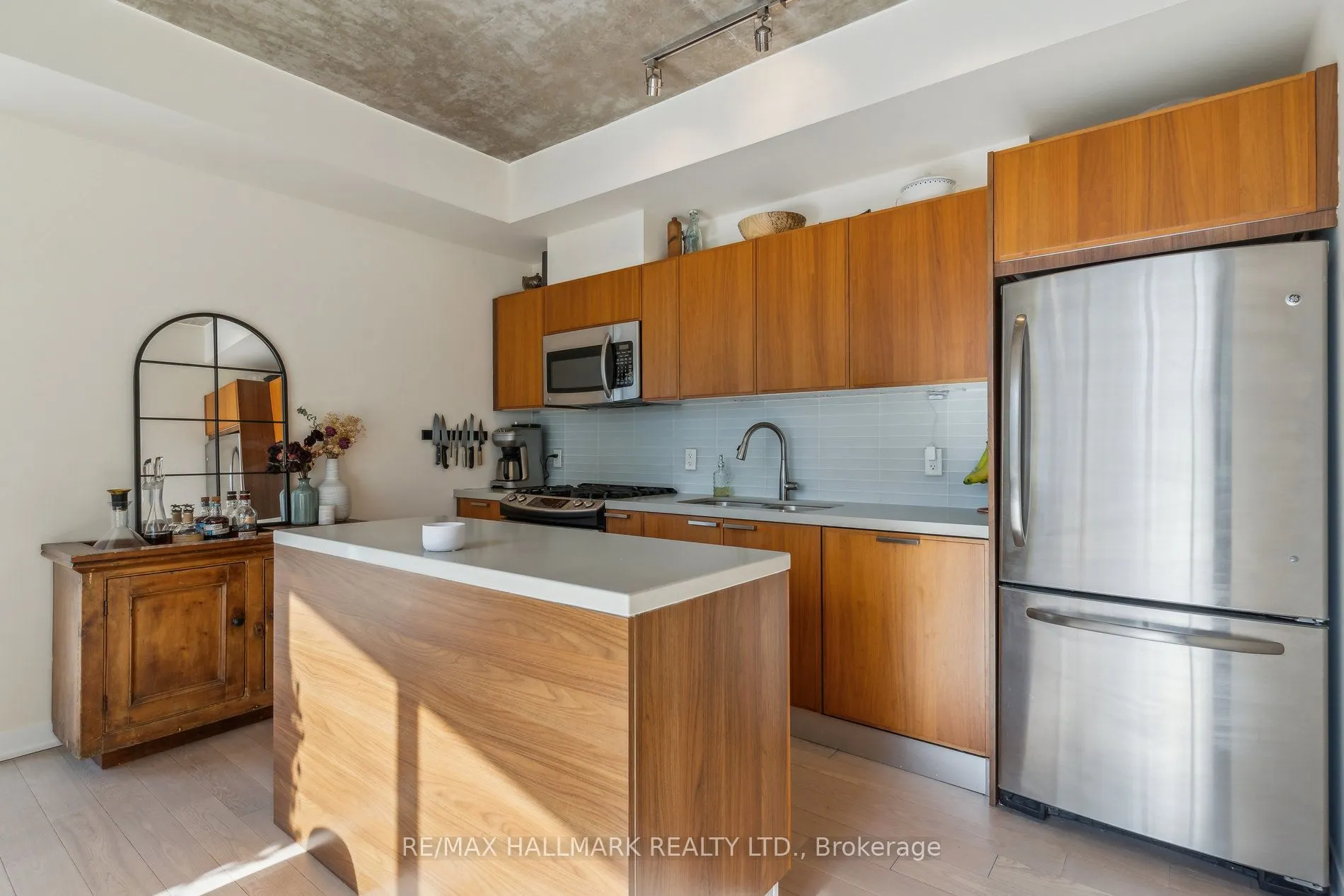 318 King Street E, #1014