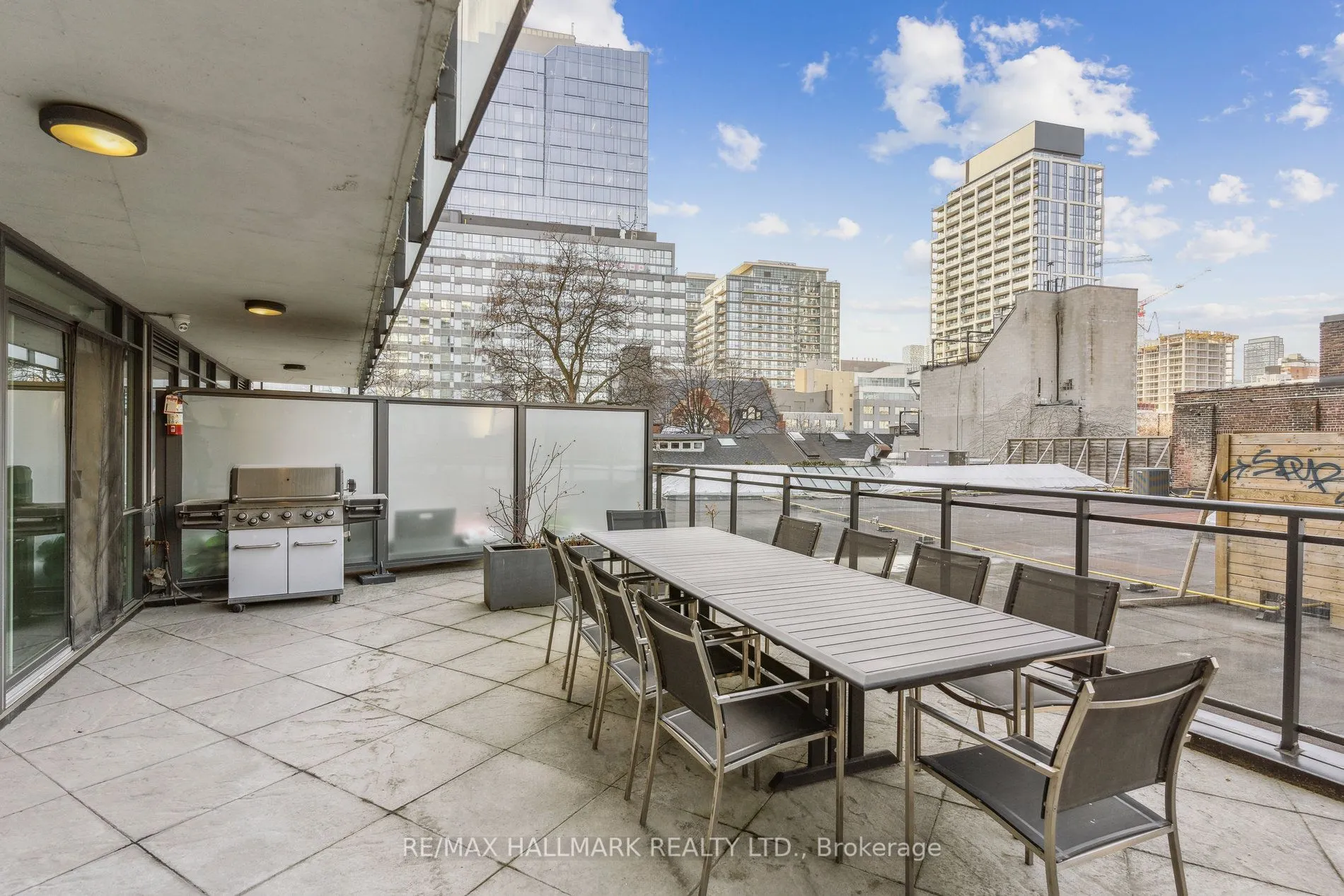 318 King Street E, #1014