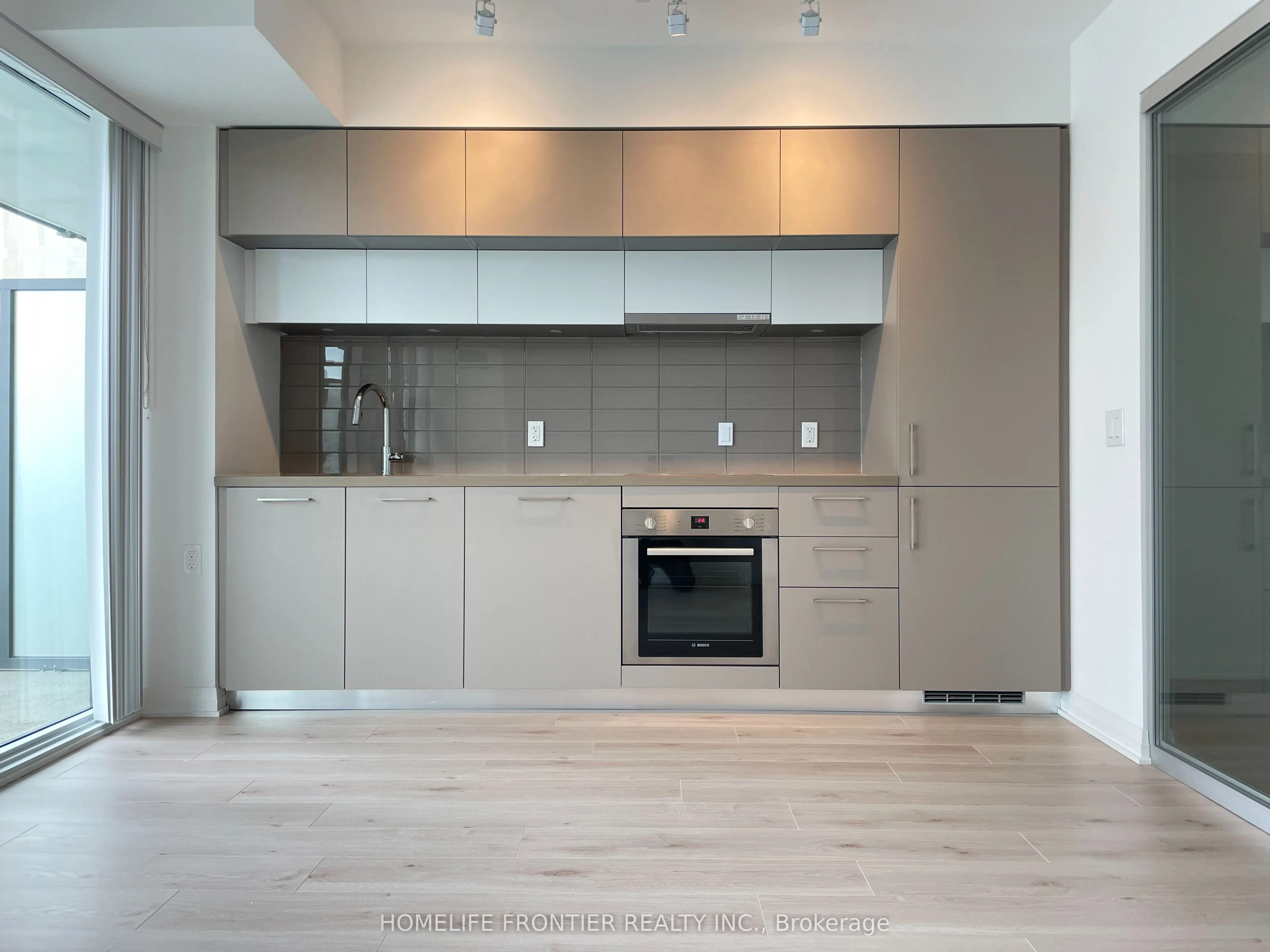 99 Foxbar Road, #806