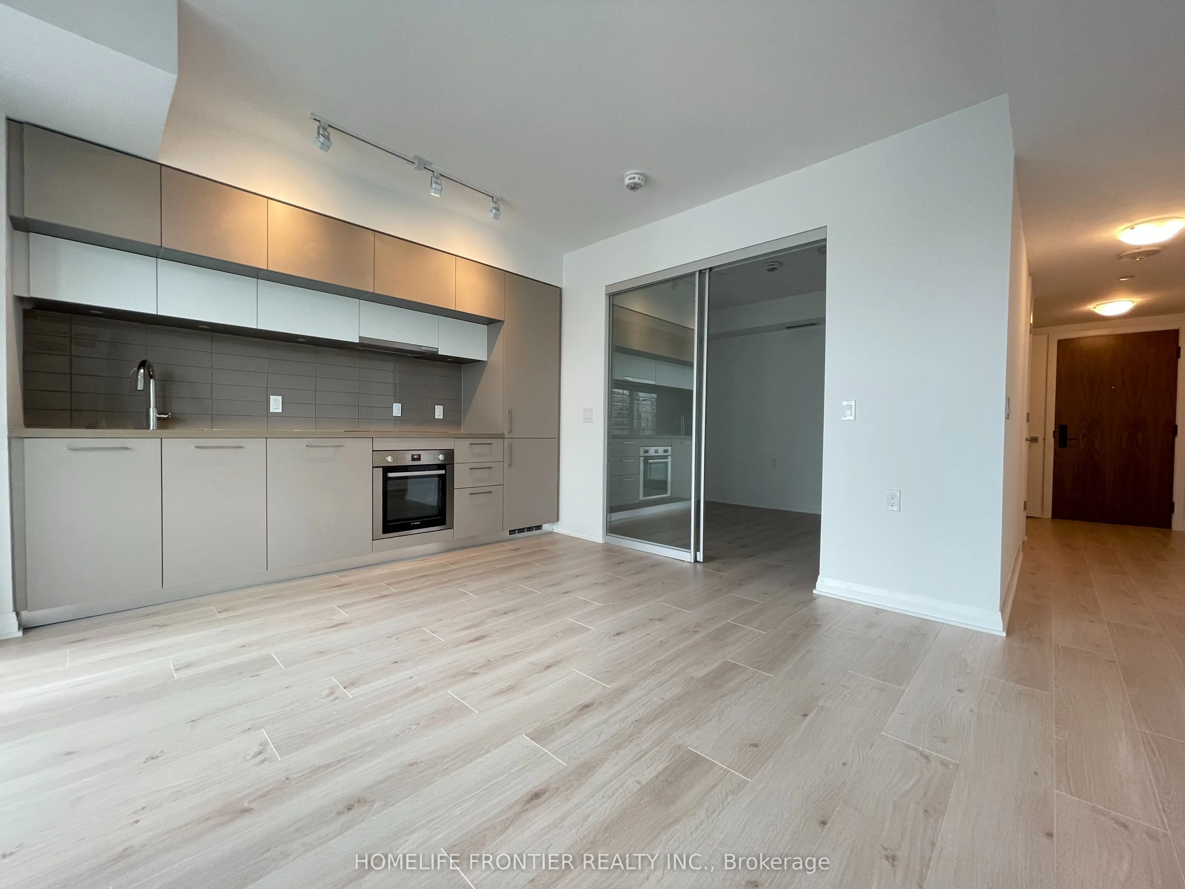 99 Foxbar Road, #806