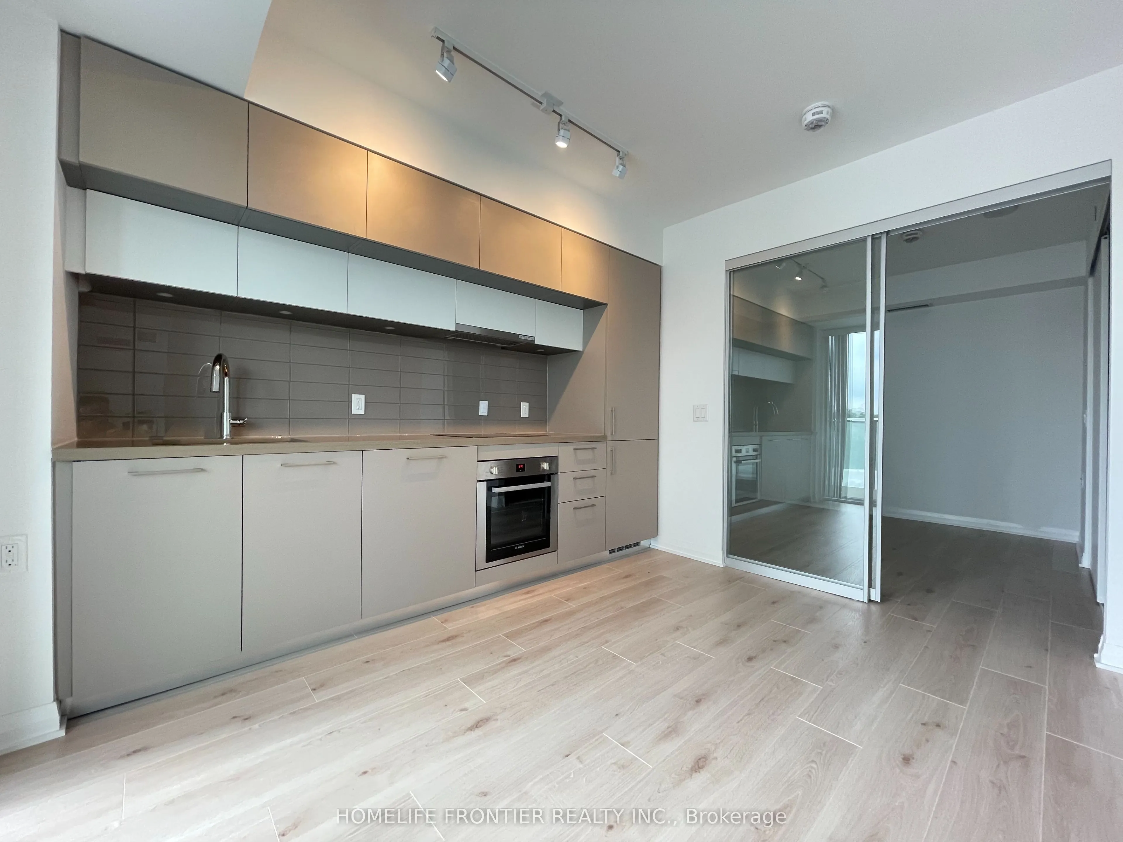 99 Foxbar Road, #806
