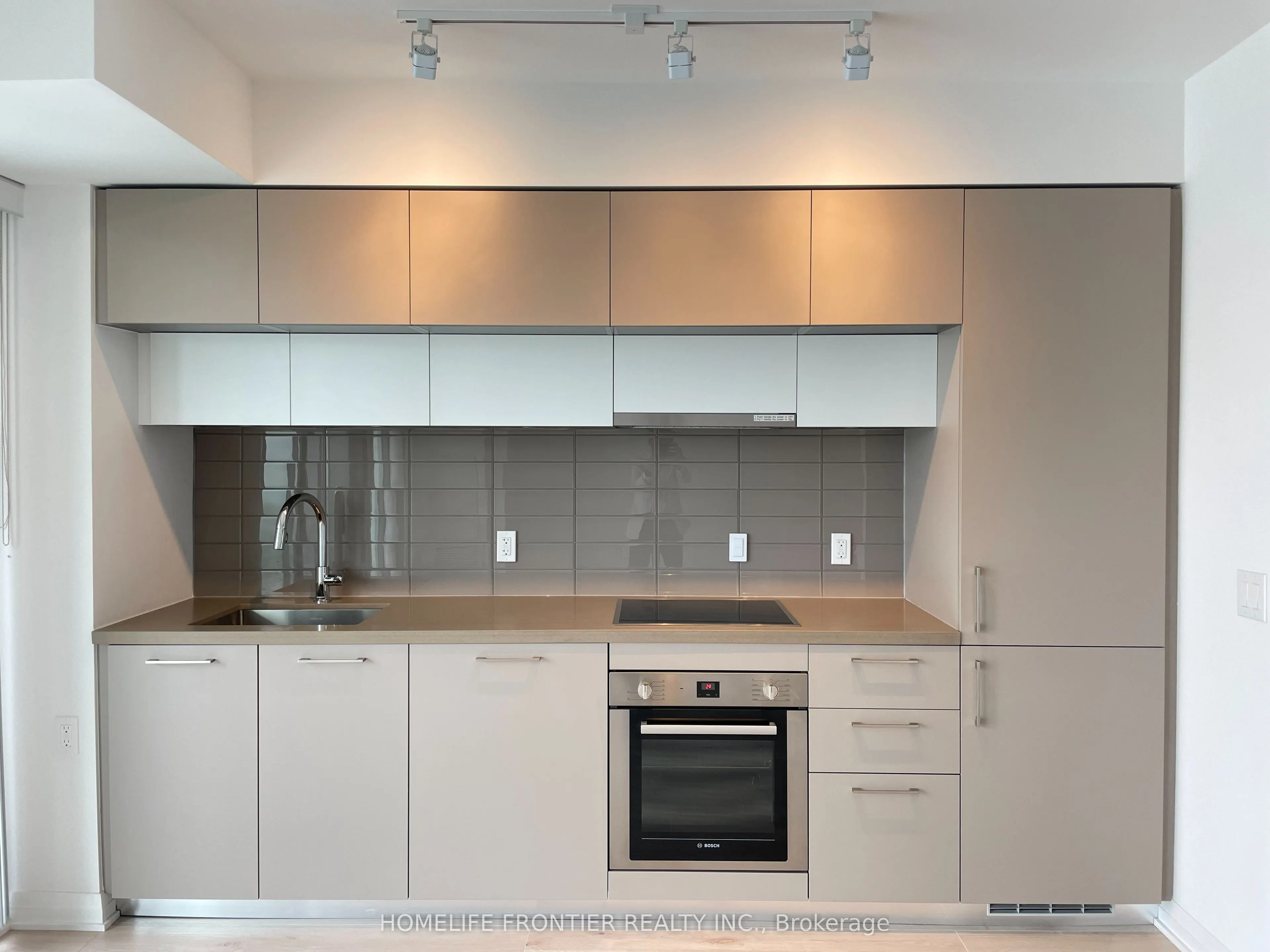 99 Foxbar Road, #806