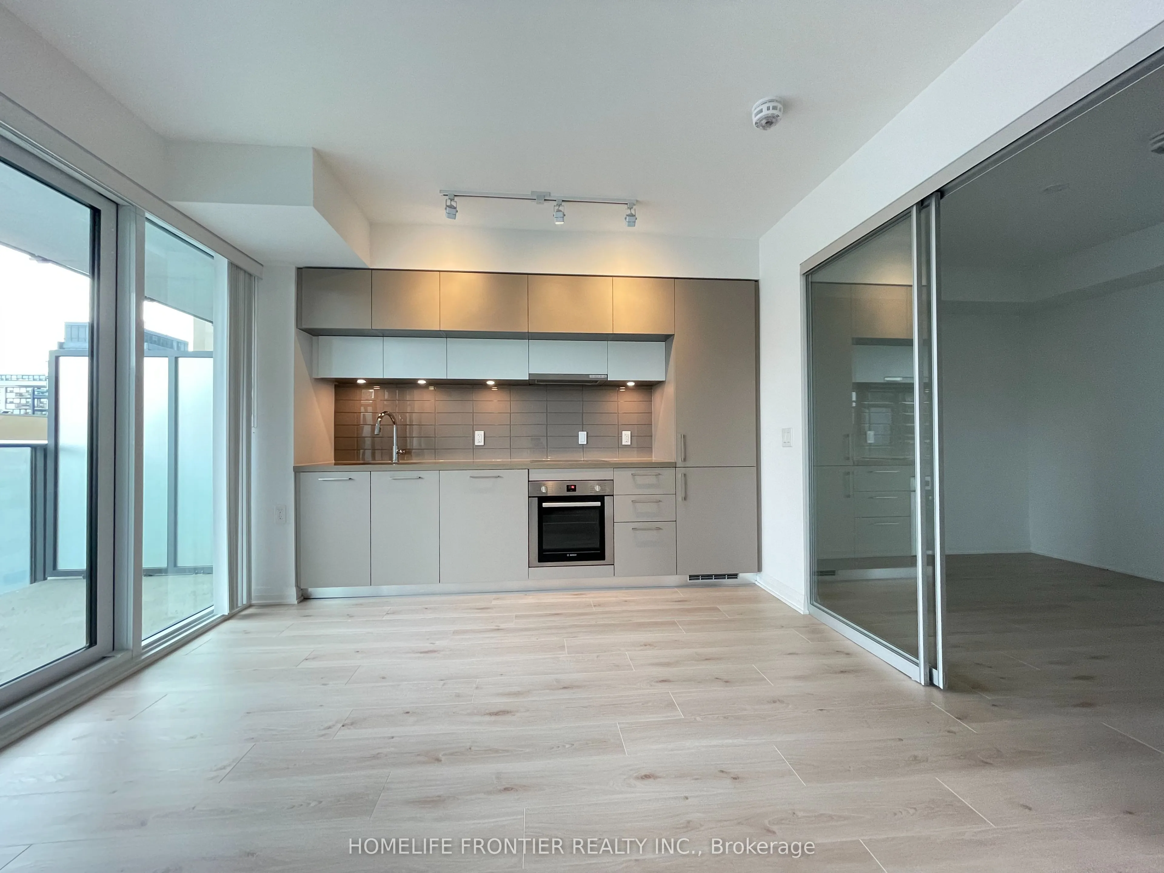 99 Foxbar Road, #806