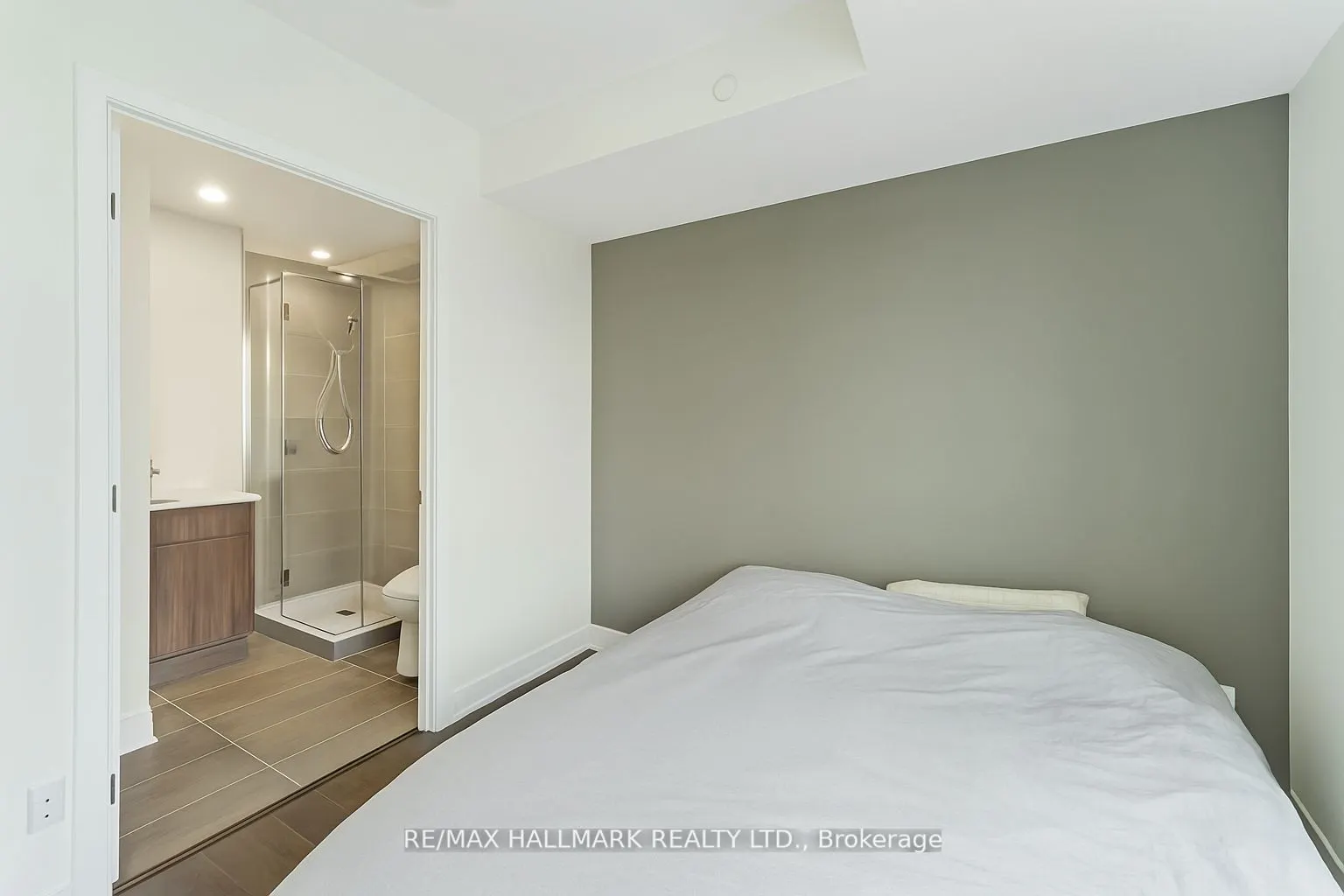 185 Alberta Avenue, #1103