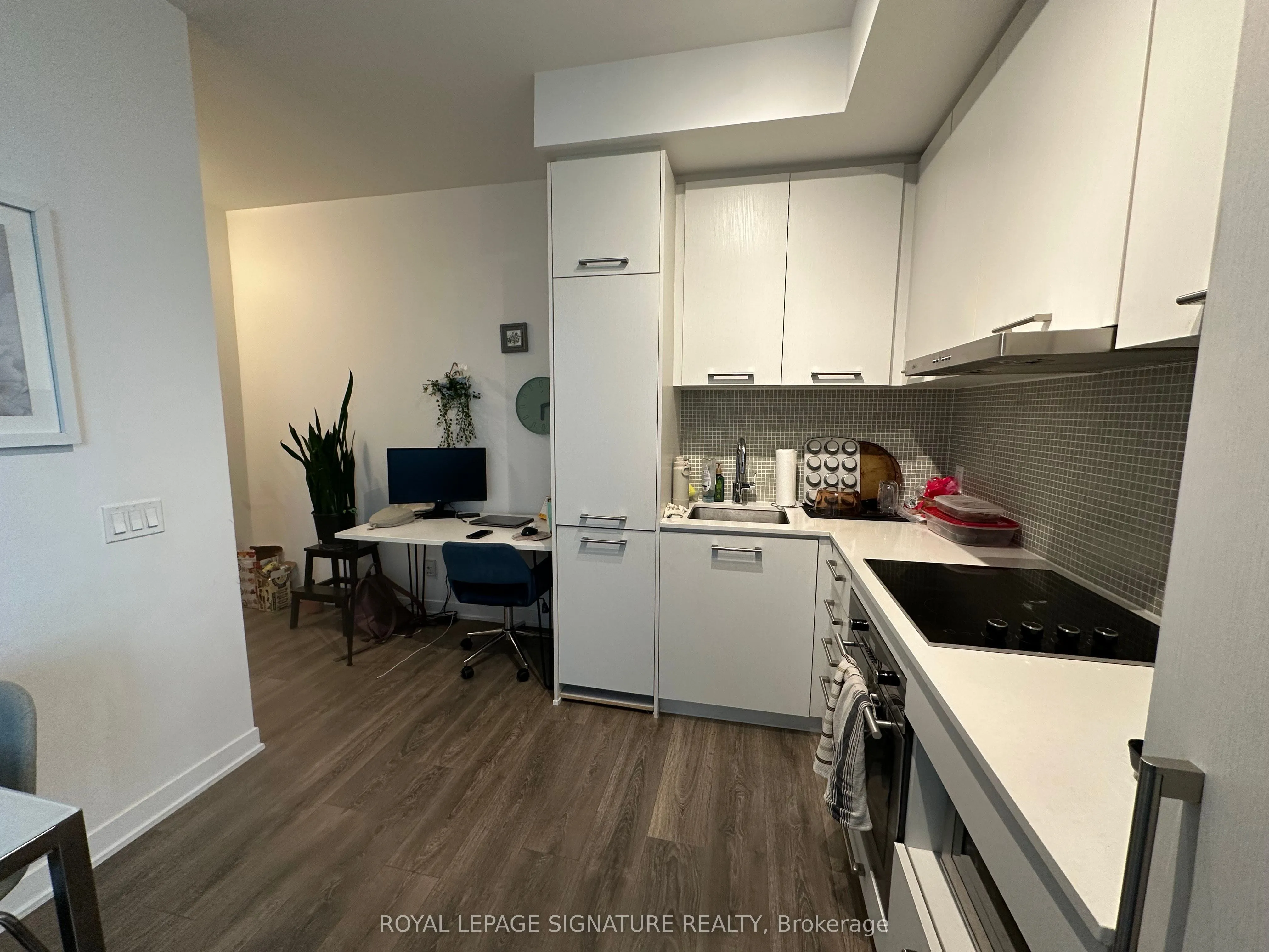87 Peter Street, #2906