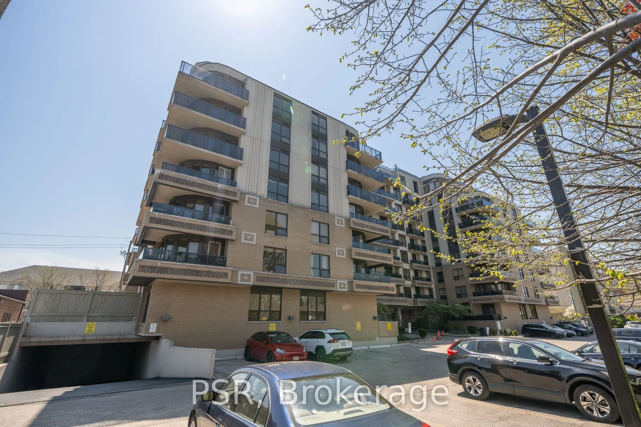 760 Sheppard Avenue W, #211