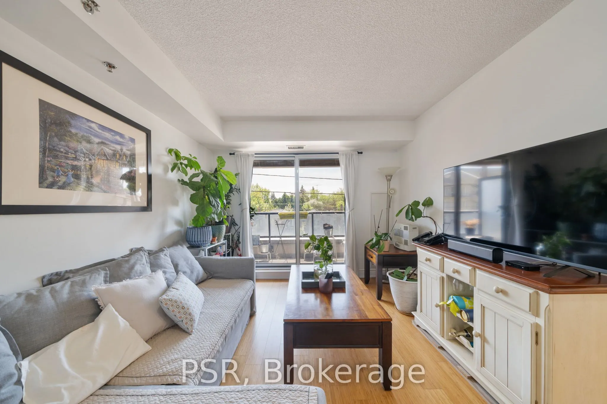 760 Sheppard Avenue W, #211