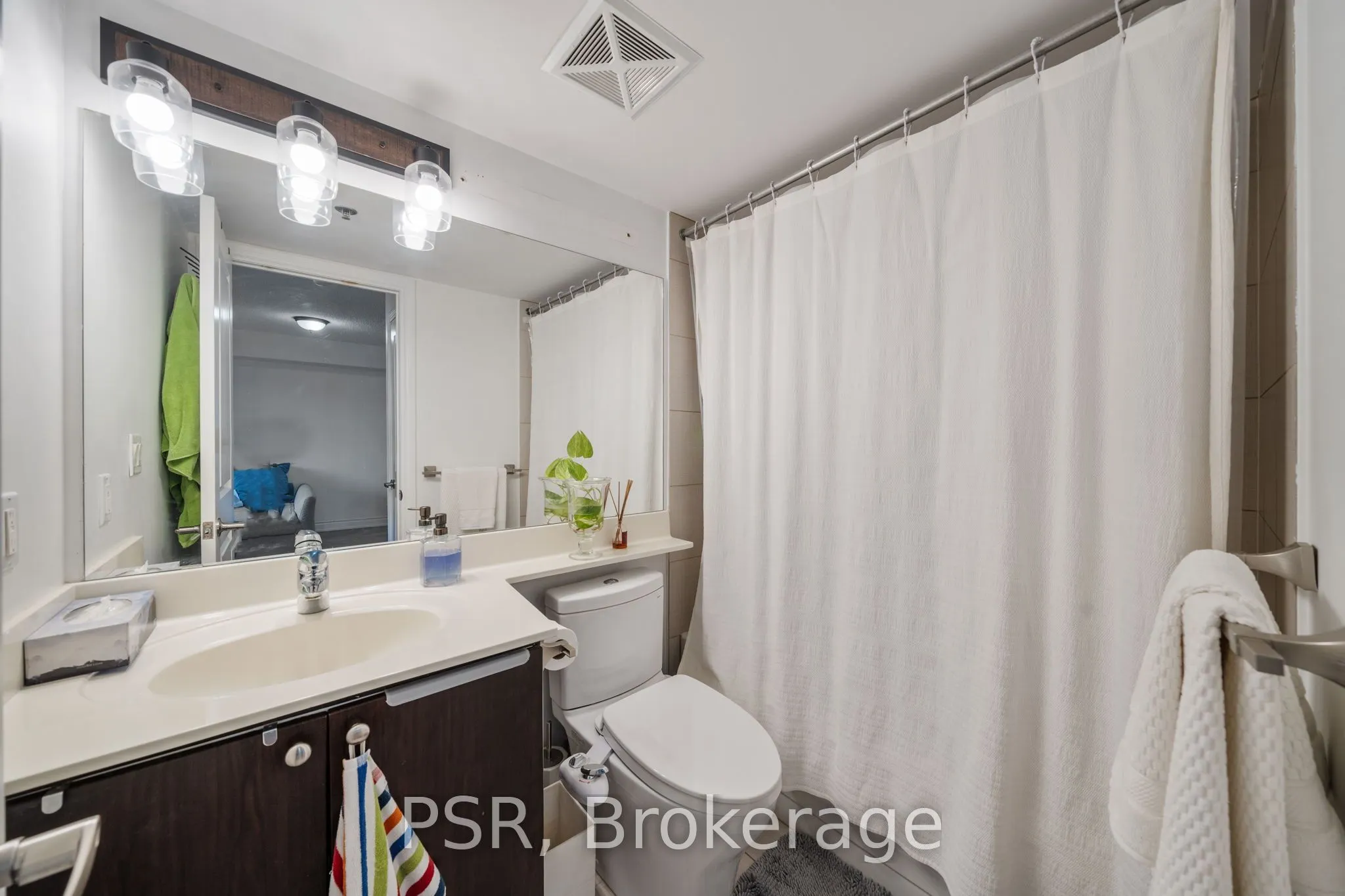 760 Sheppard Avenue W, #211