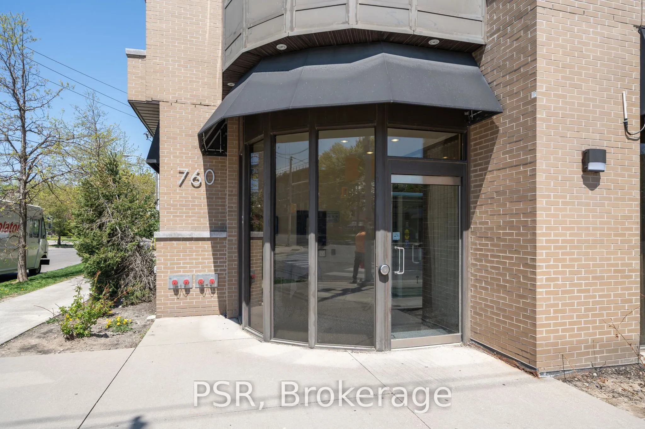 760 Sheppard Avenue W, #211