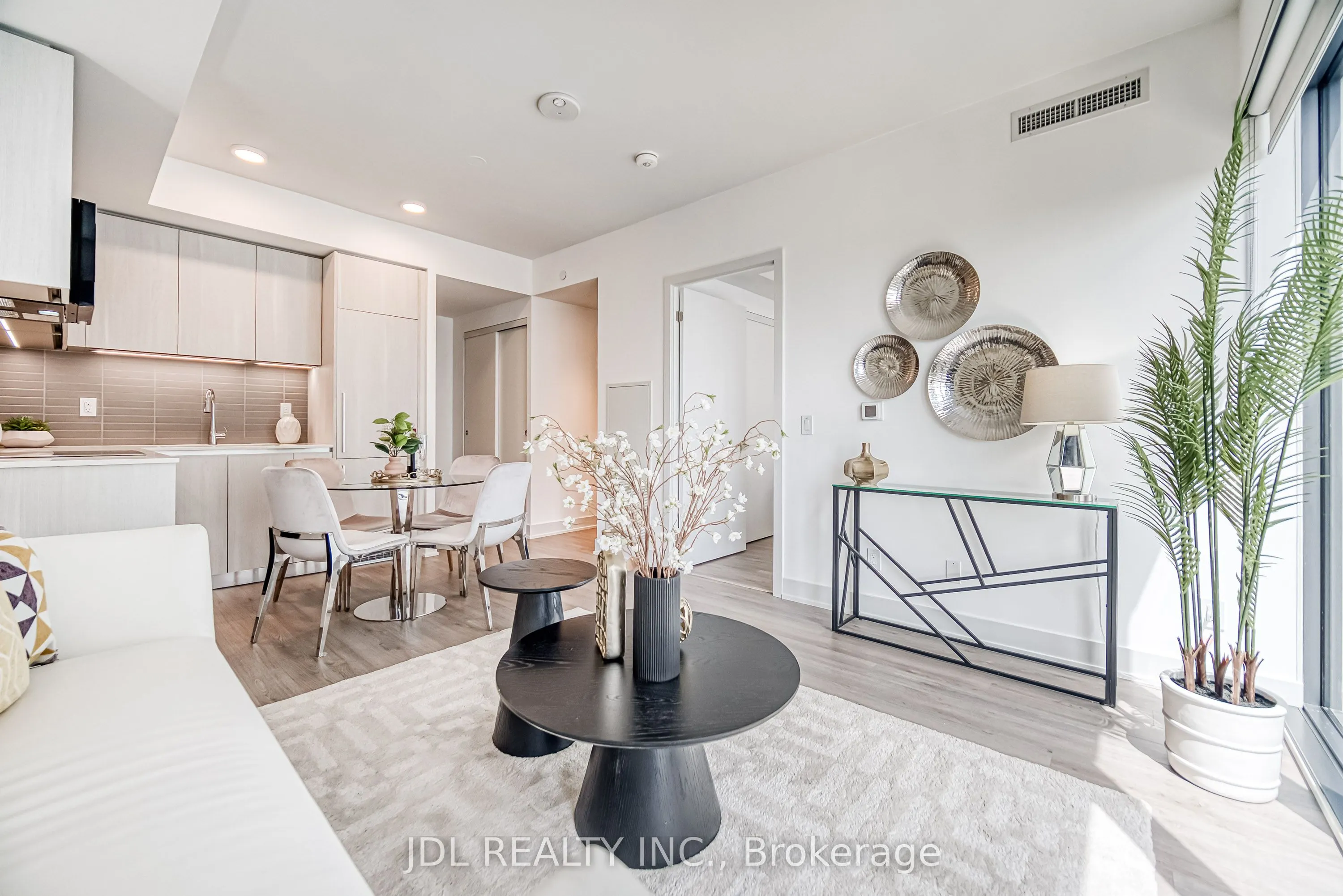 8 Cumberland Street, #3105
