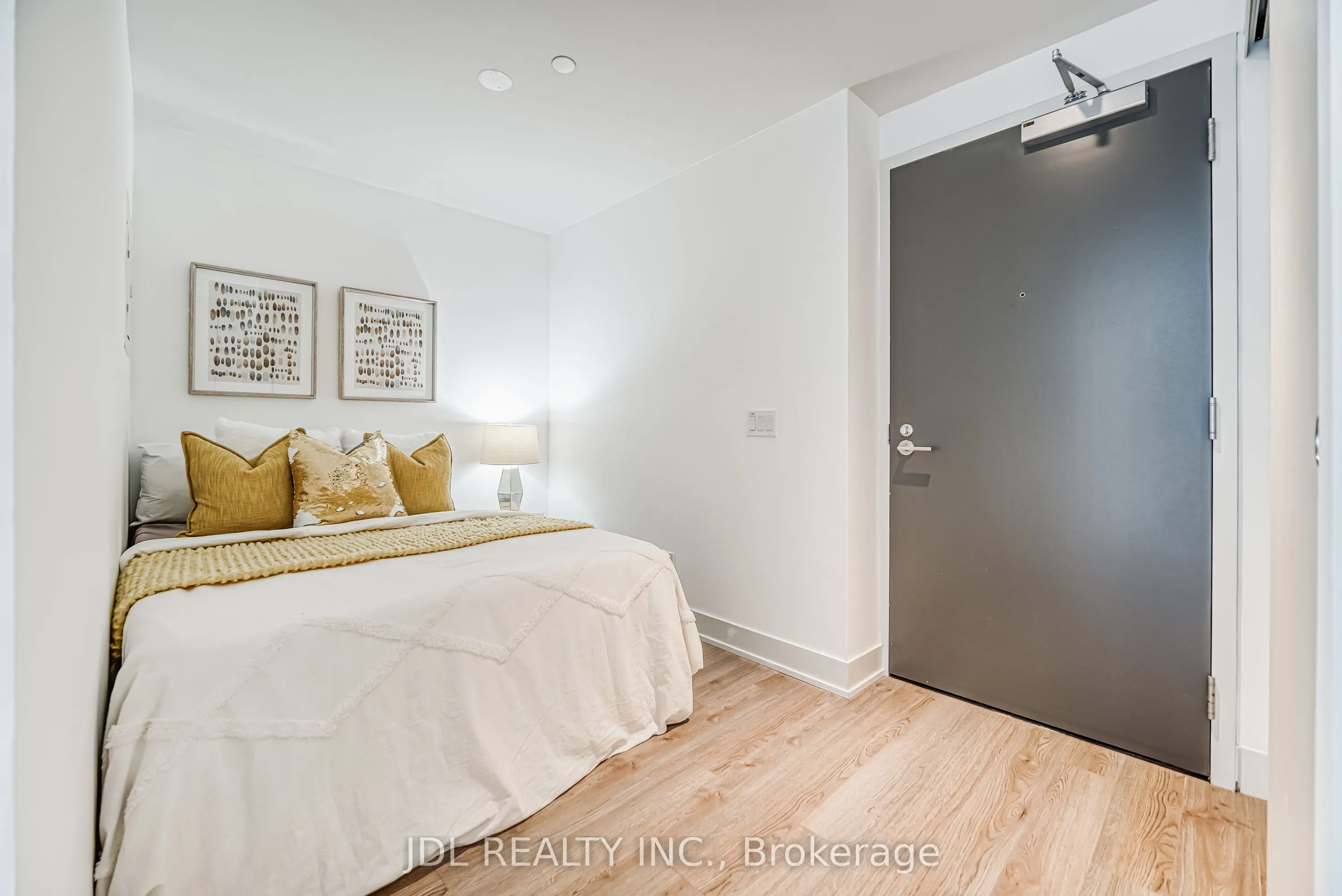8 Cumberland Street, #3105