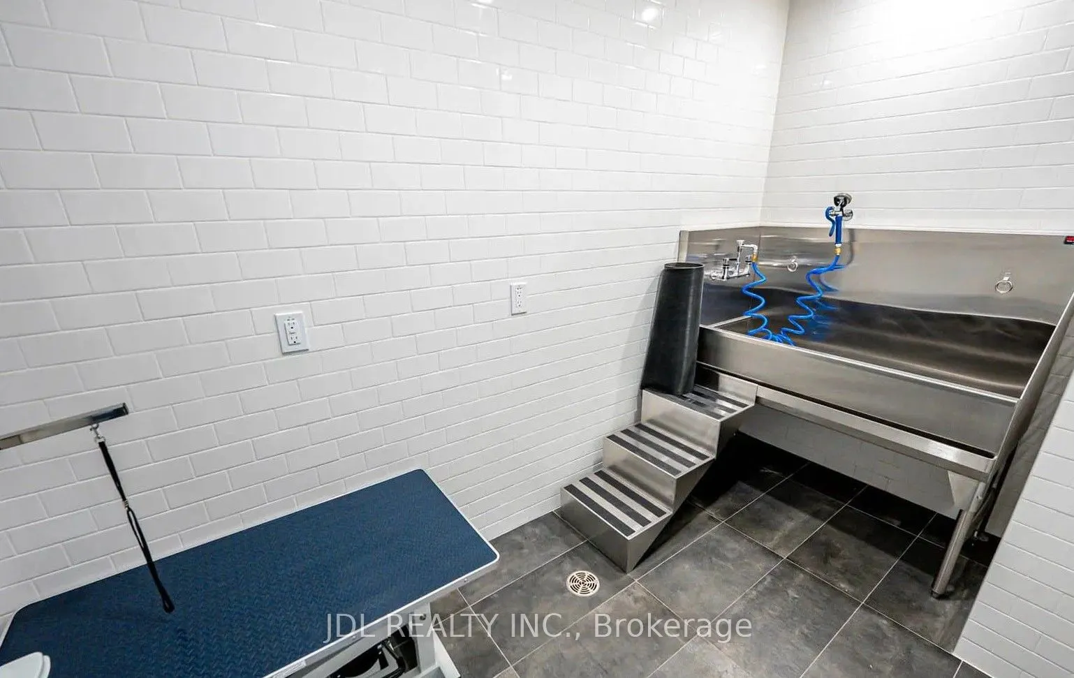 8 Cumberland Street, #3105