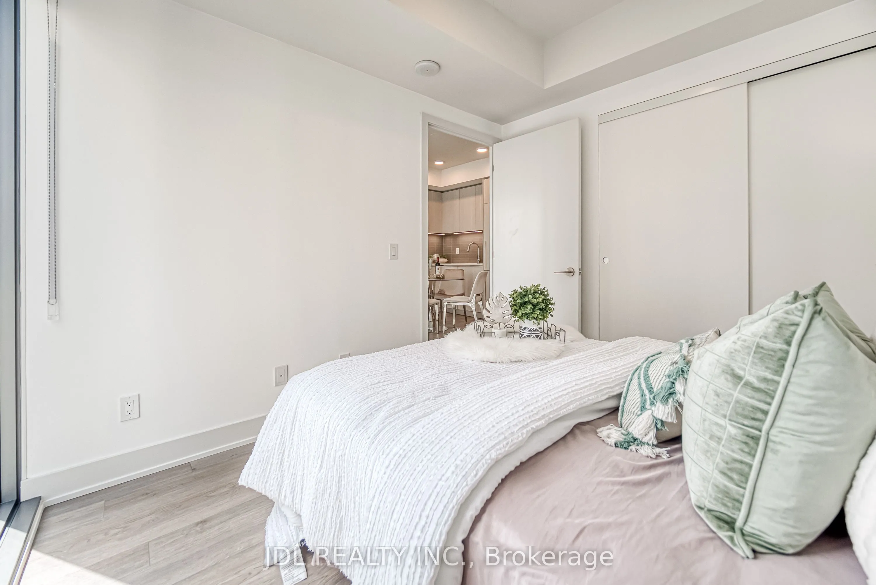 8 Cumberland Street, #3105