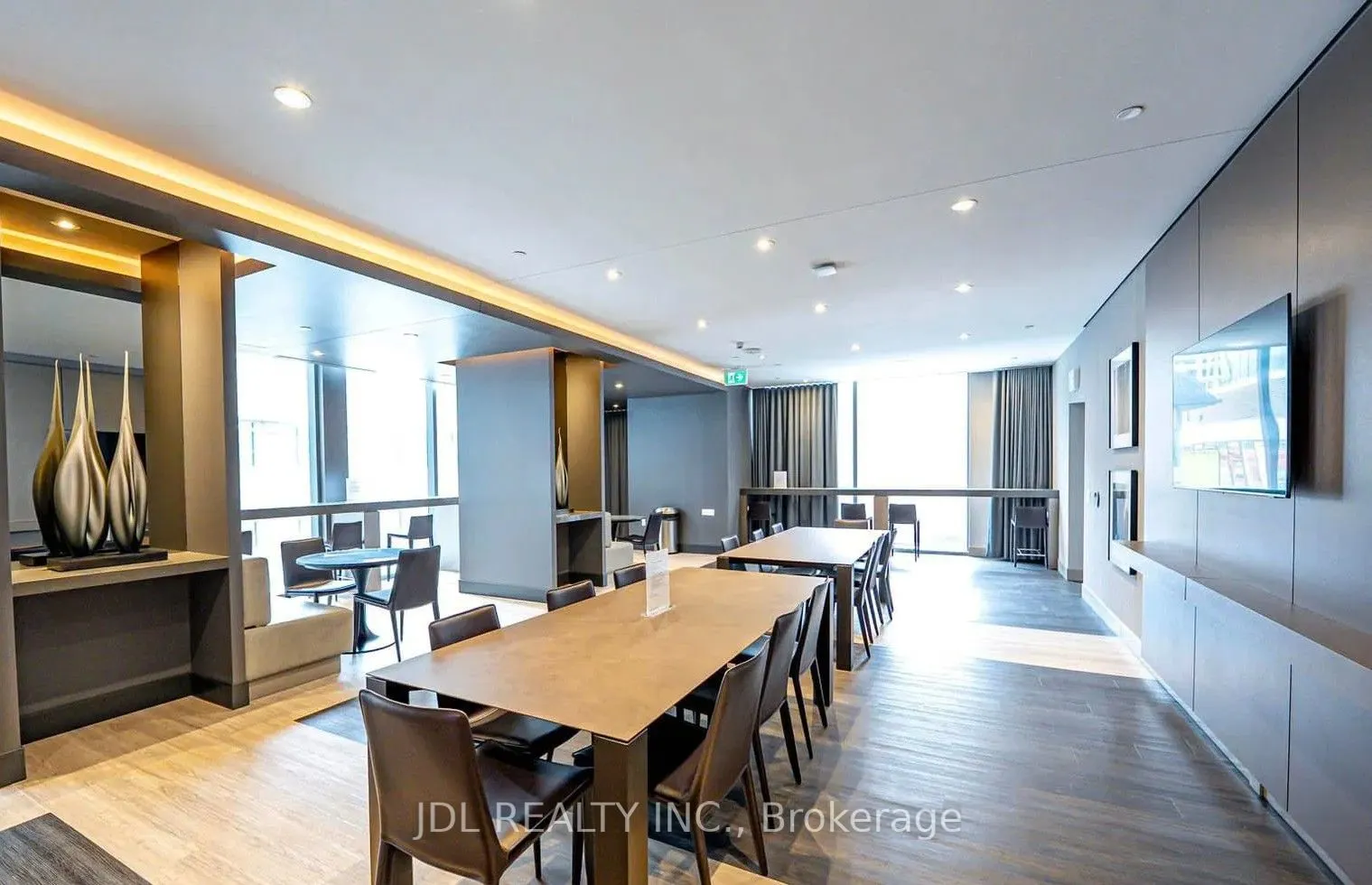 8 Cumberland Street, #3105