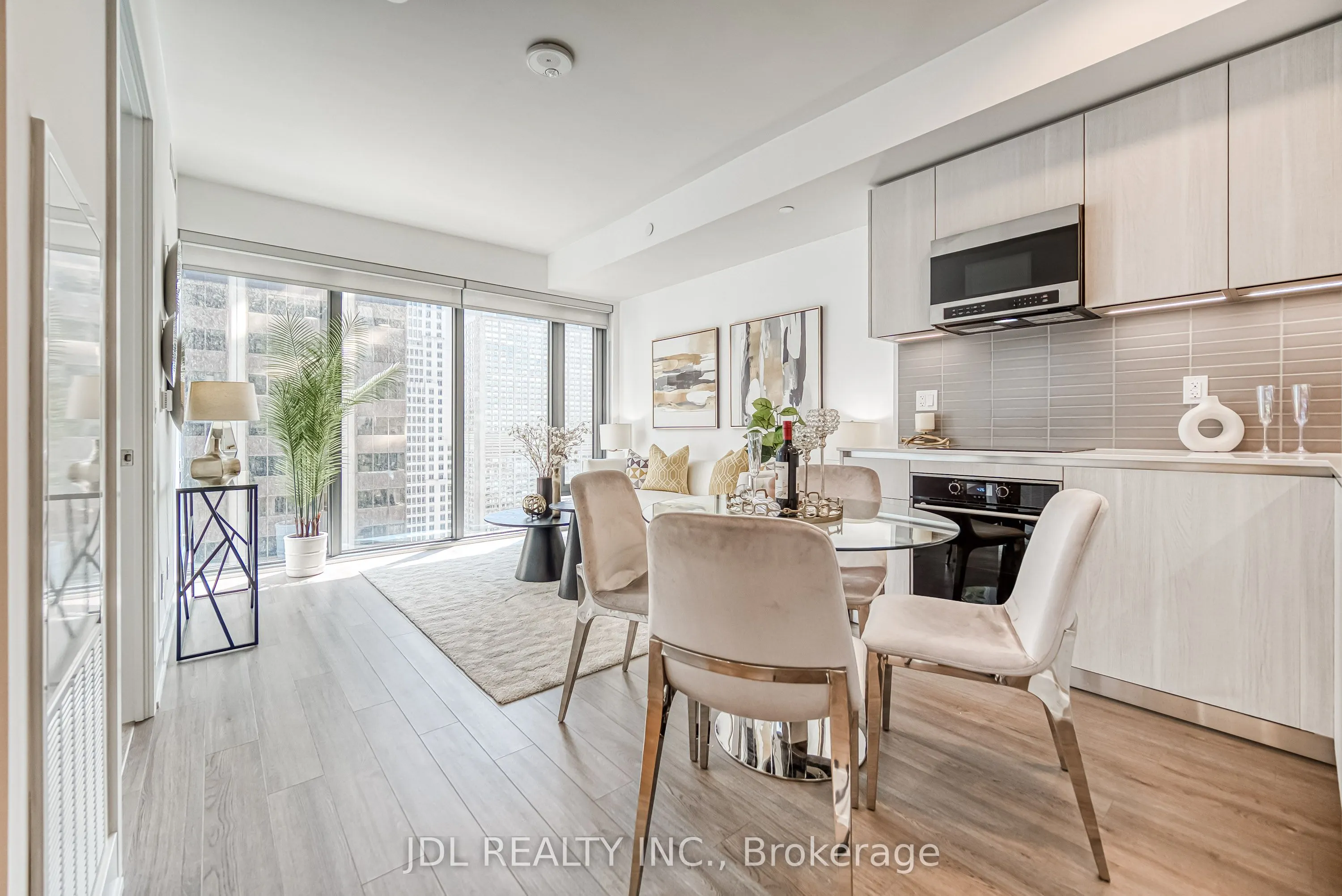 8 Cumberland Street, #3105