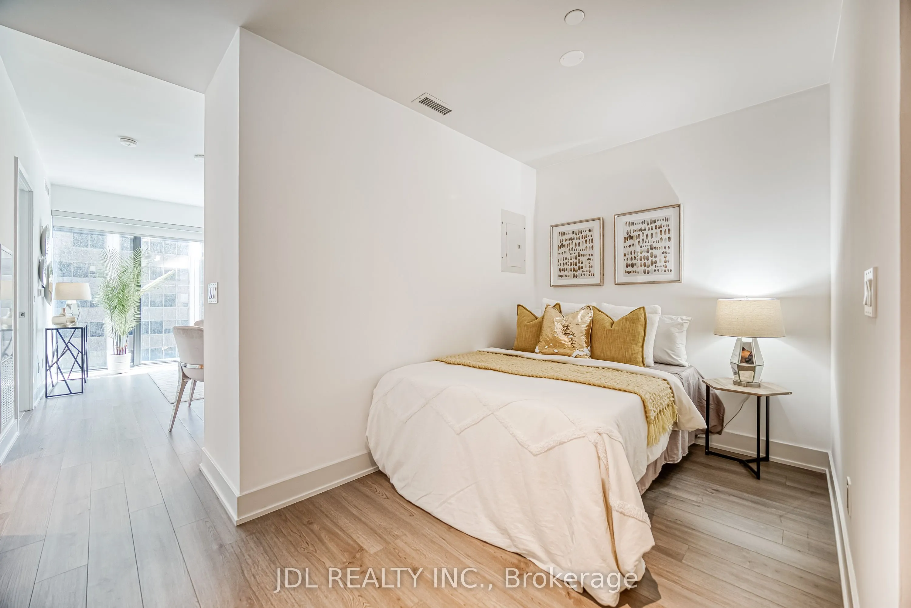8 Cumberland Street, #3105