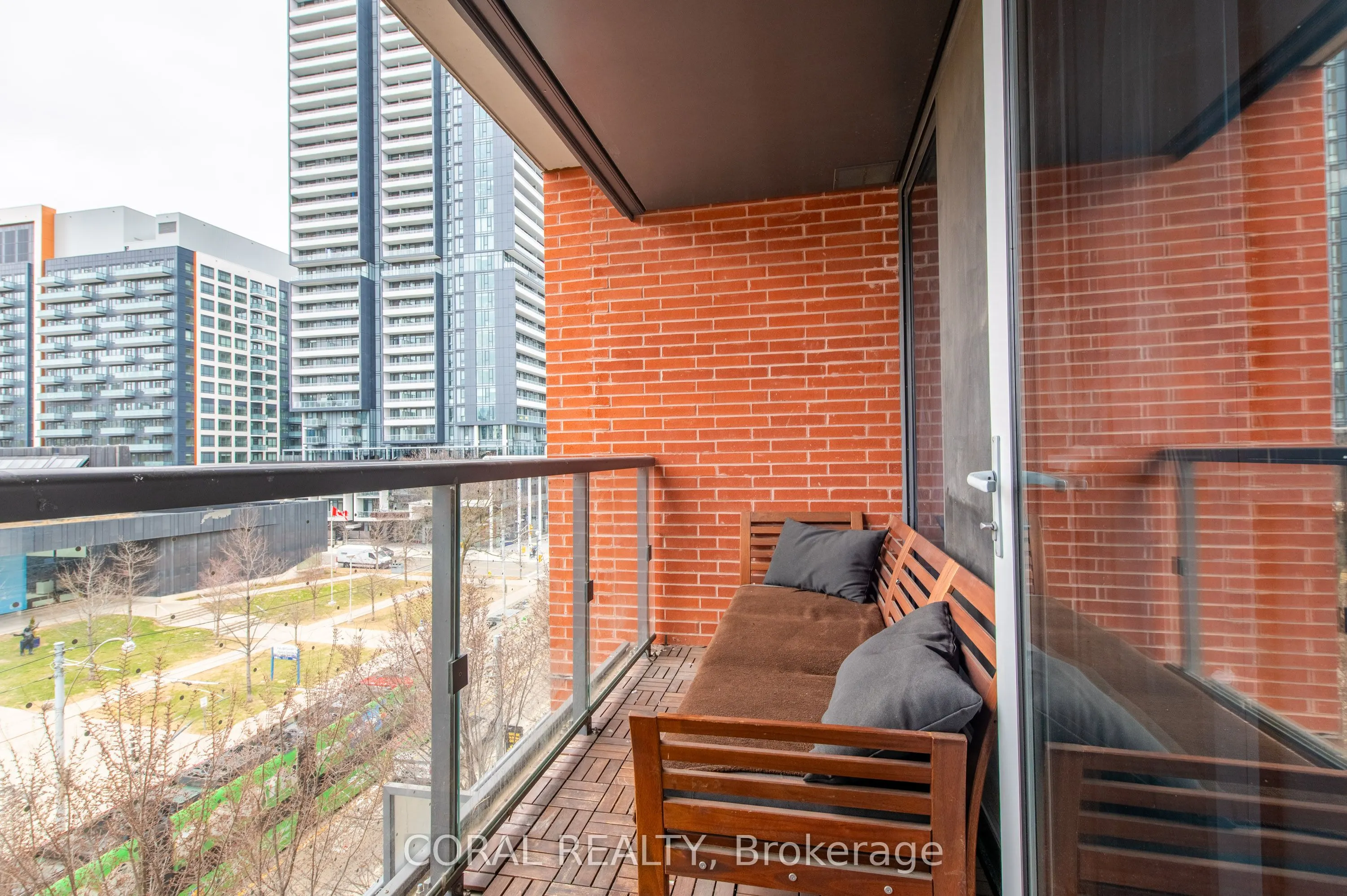 170 Sumach Street, #523