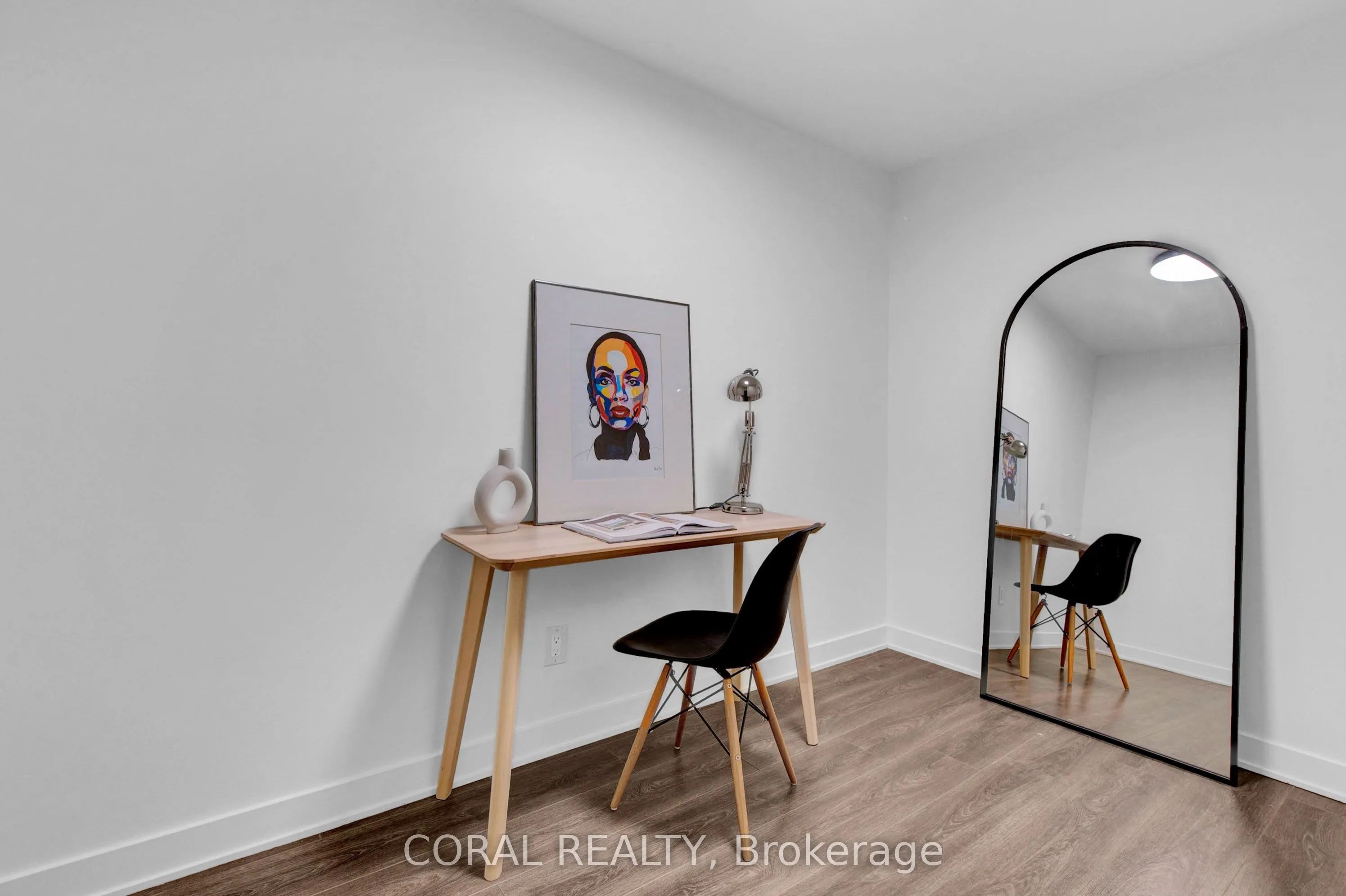 170 Sumach Street, #523