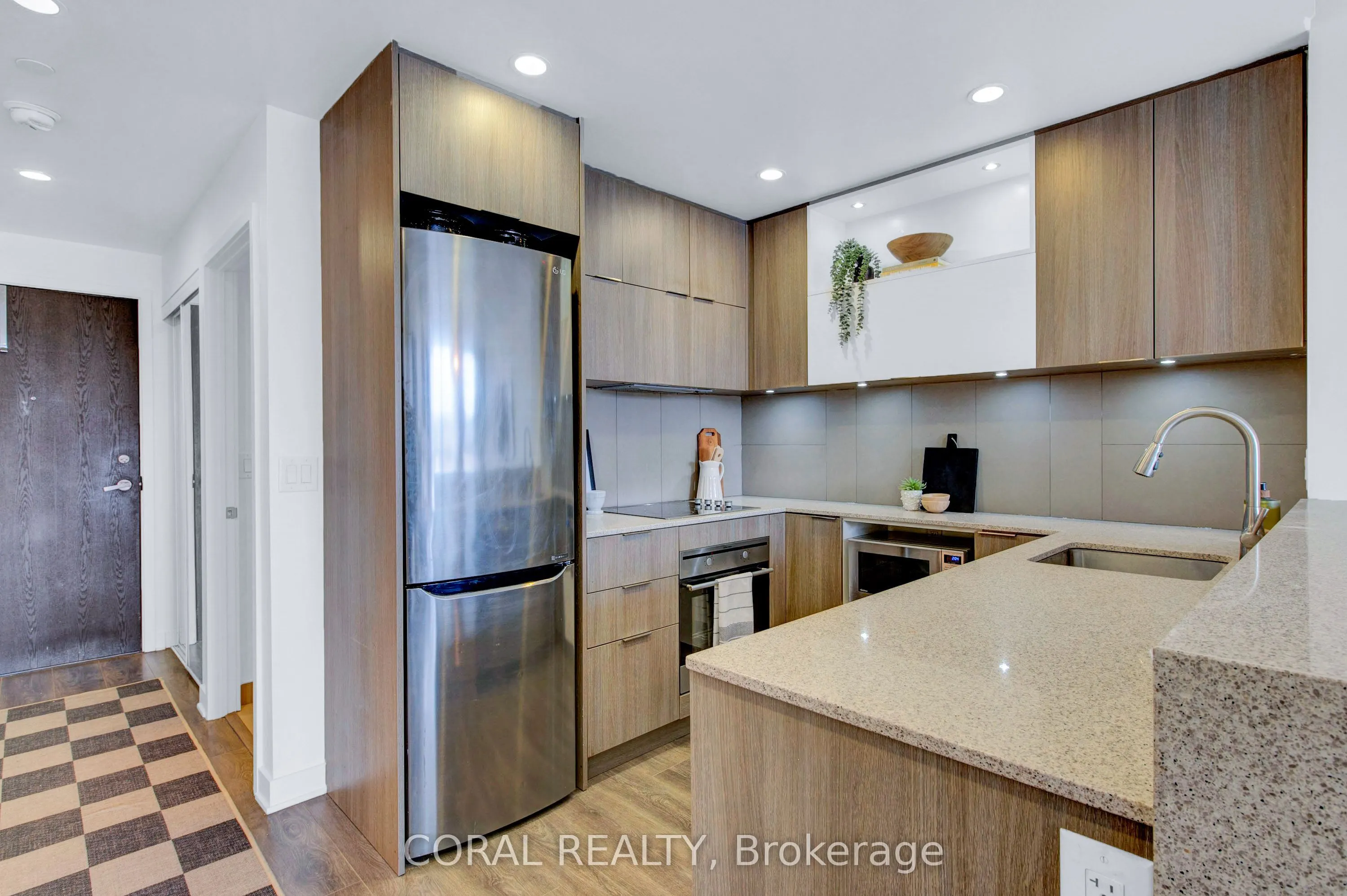 170 Sumach Street, #523