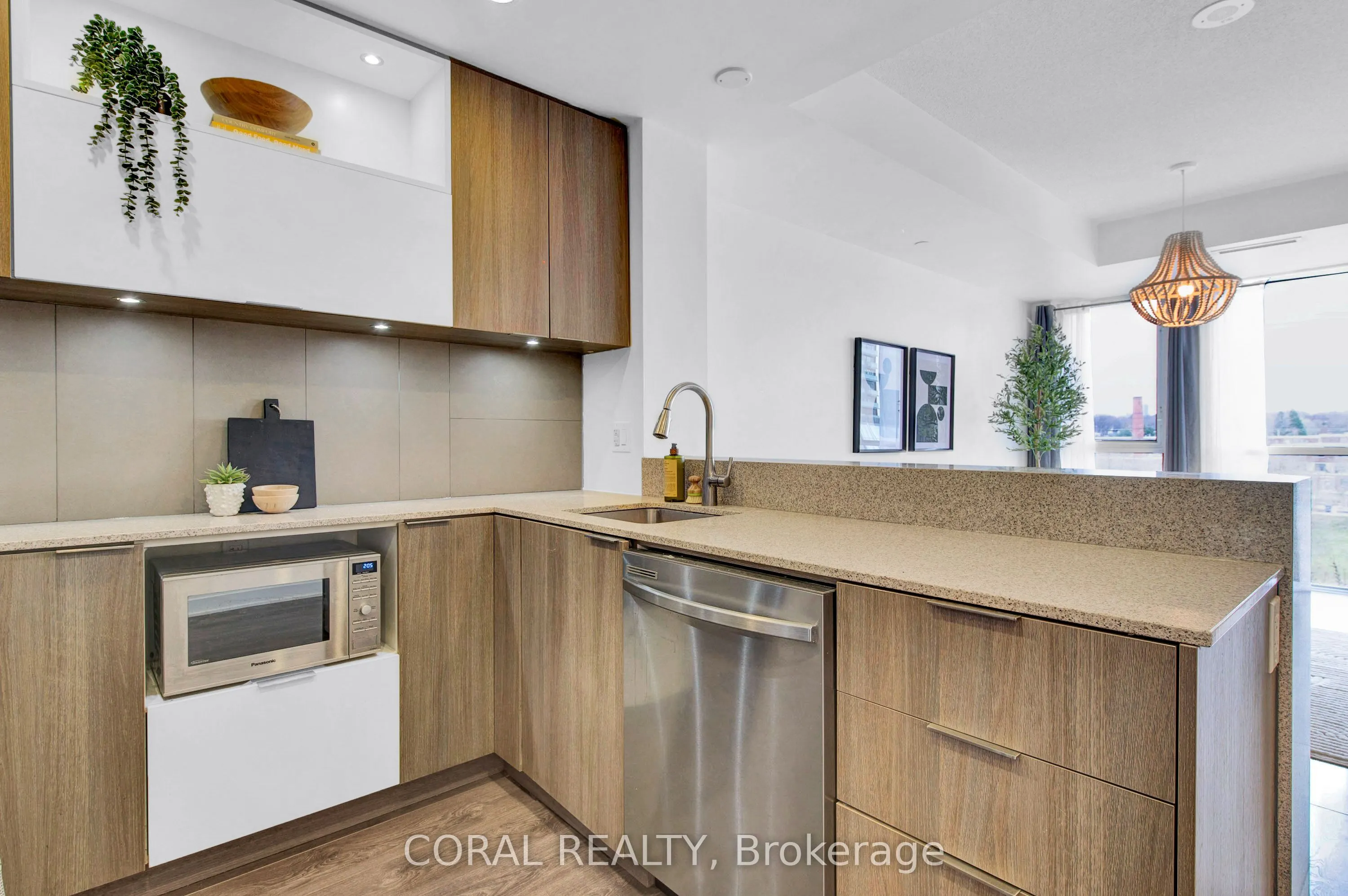 170 Sumach Street, #523