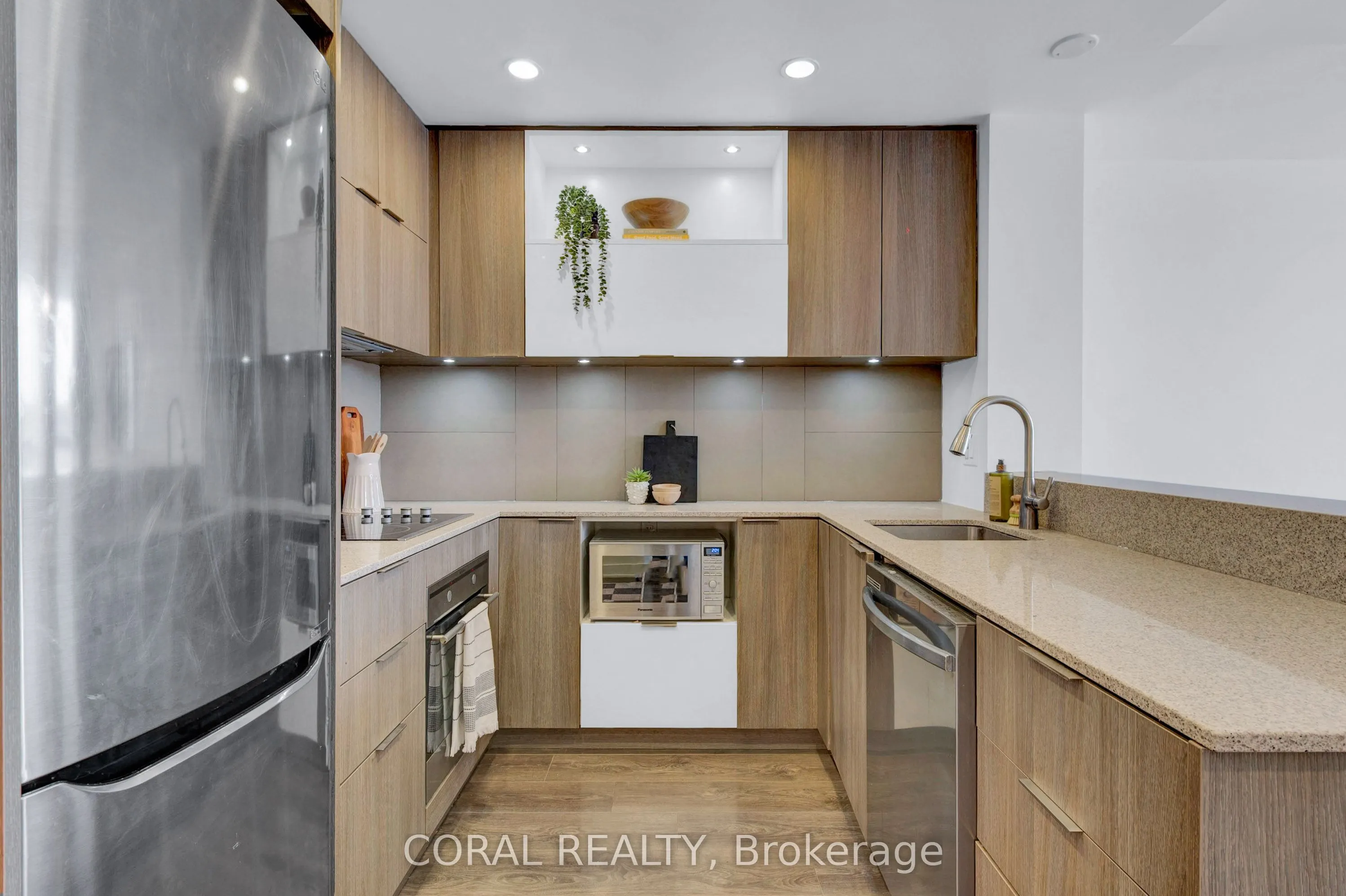 170 Sumach Street, #523