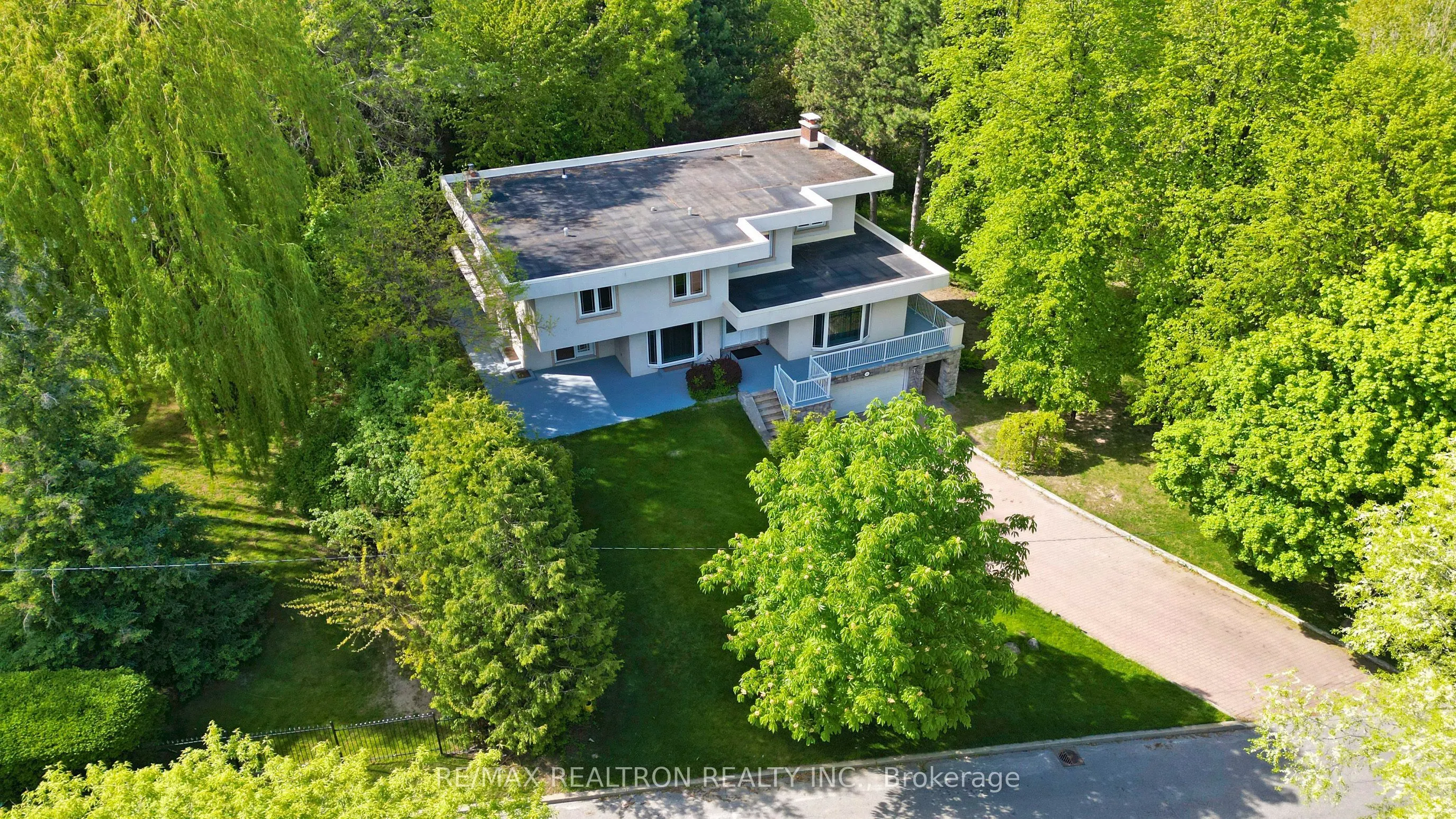 48 Silvergrove Road