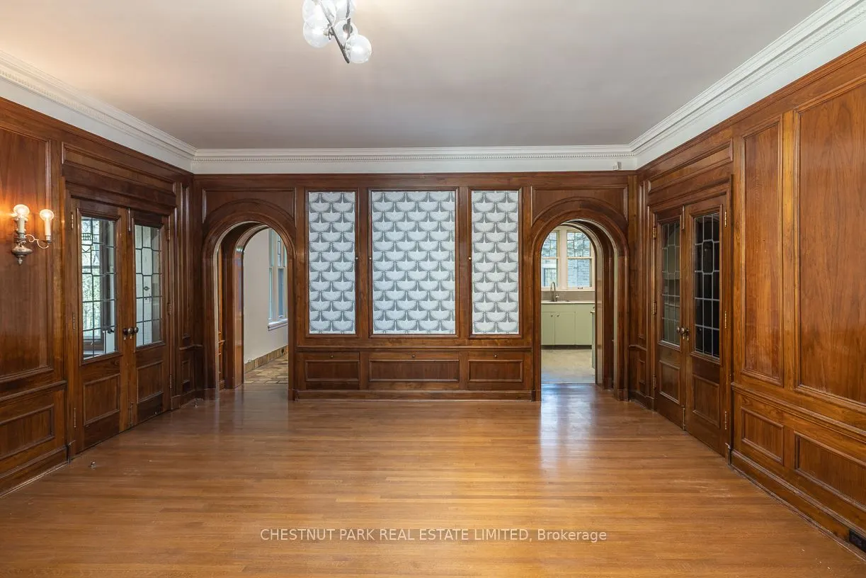 208 Roxborough Drive