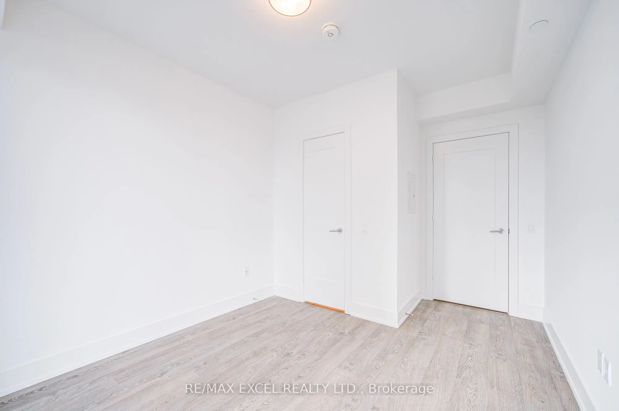 10 Inn On The Park Drive, #2206