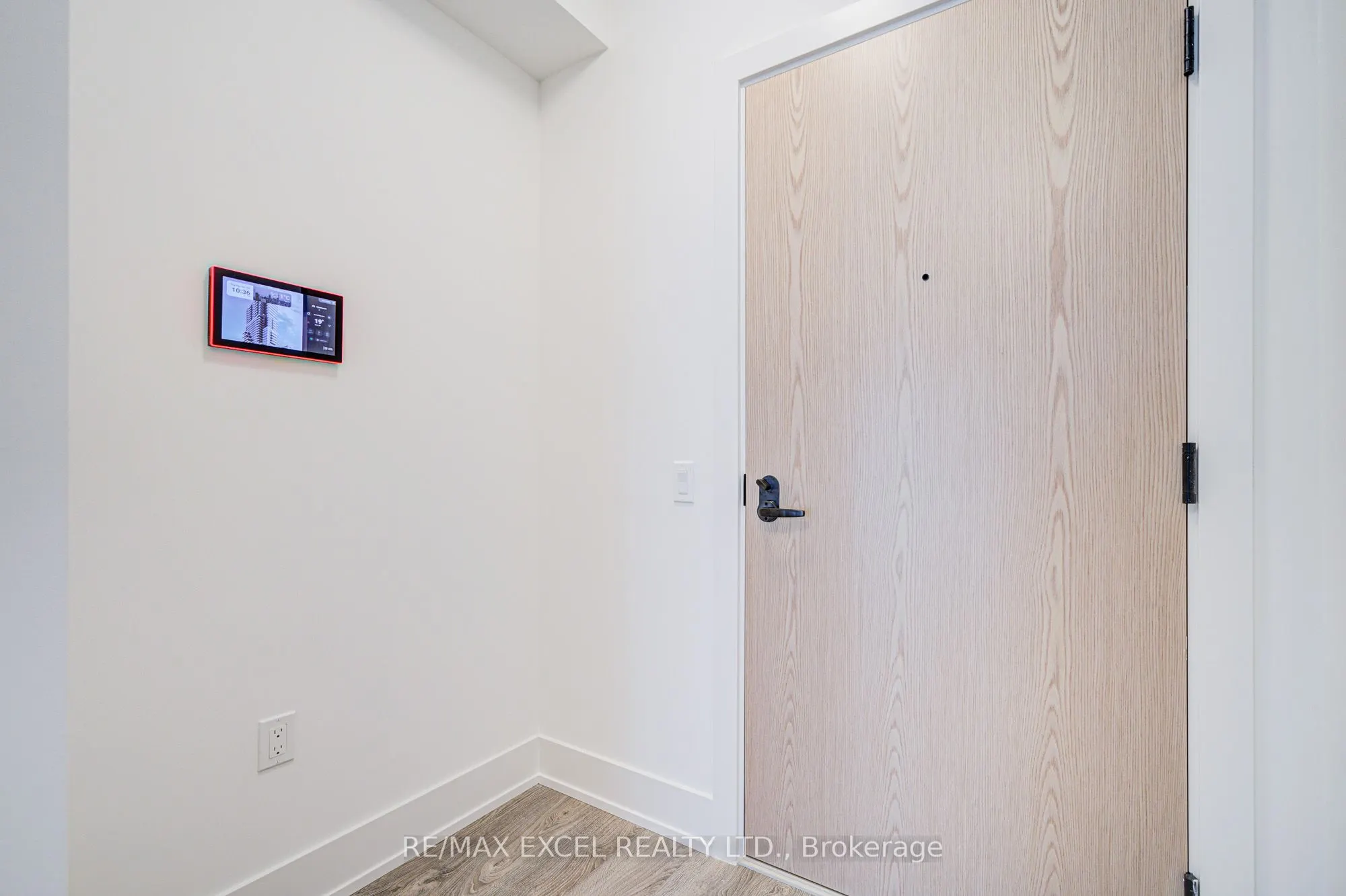 10 Inn On The Park Drive, #2206
