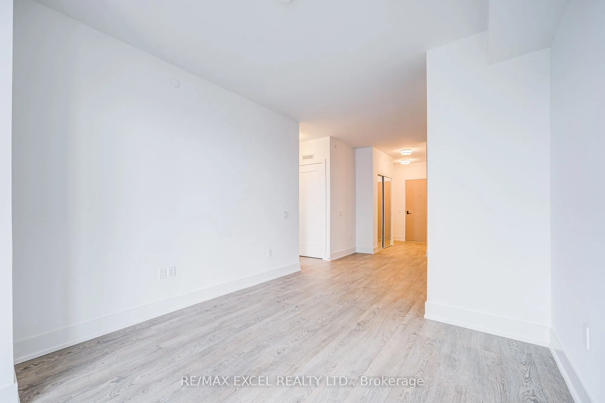 10 Inn On The Park Drive, #2206